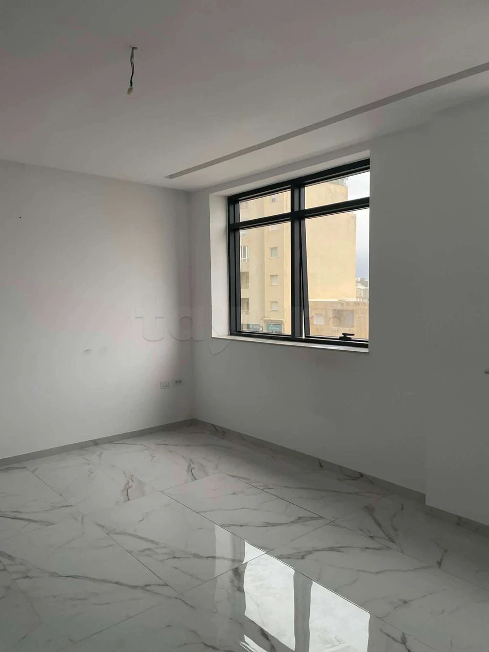 Ariana Ville&nbsp;Cite Ennasr 2&nbsp;Bureaux & Commerces&nbsp;Bureau&nbsp;Bureau a1 neuf � ennasr 2 hedi nouira