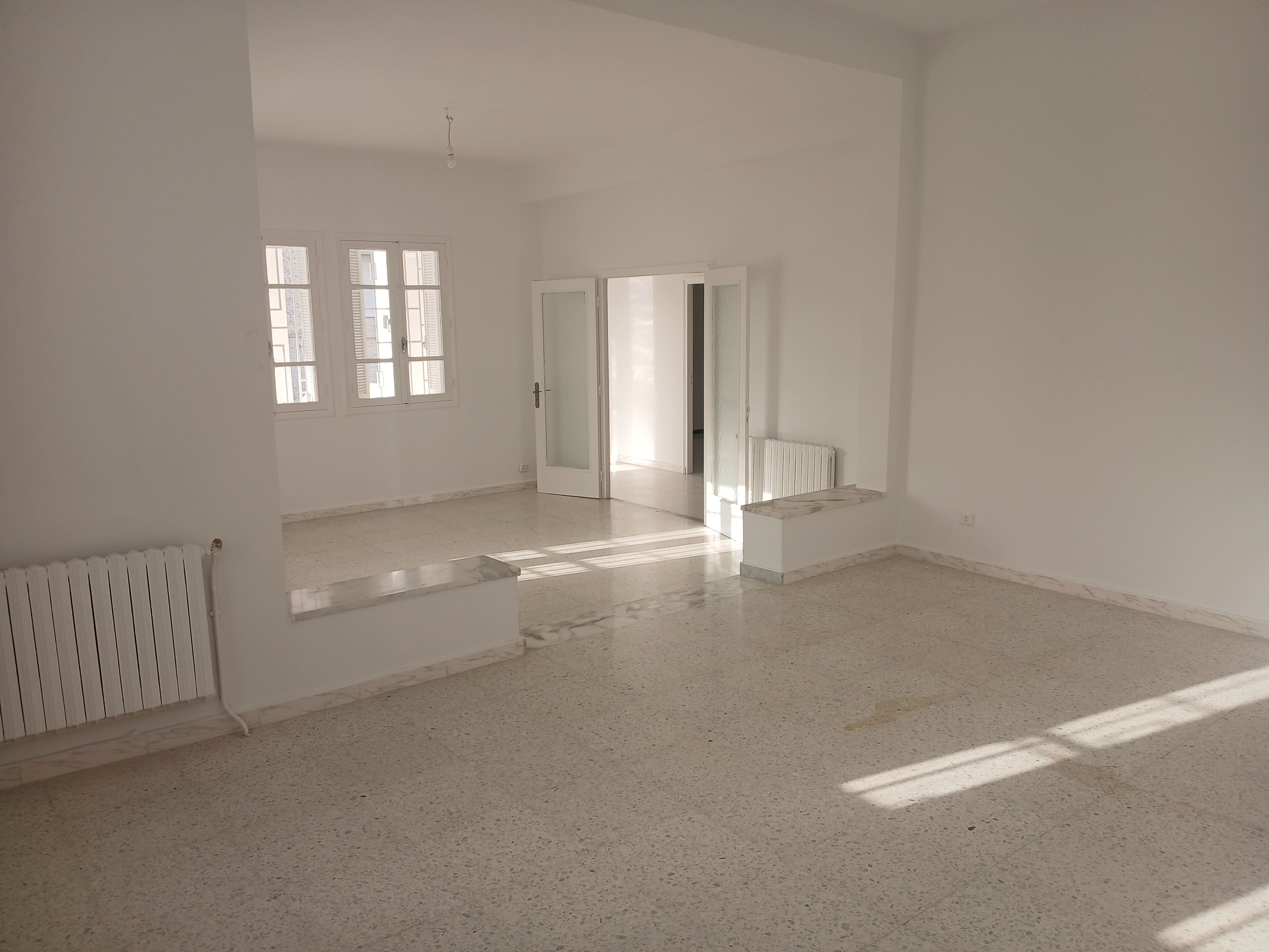 Ariana Ville&nbsp;El Menzah 7&nbsp;Location&nbsp;Appart. 4 pi�ces&nbsp;Etage de villa s3 avec terrasse � menzah 7