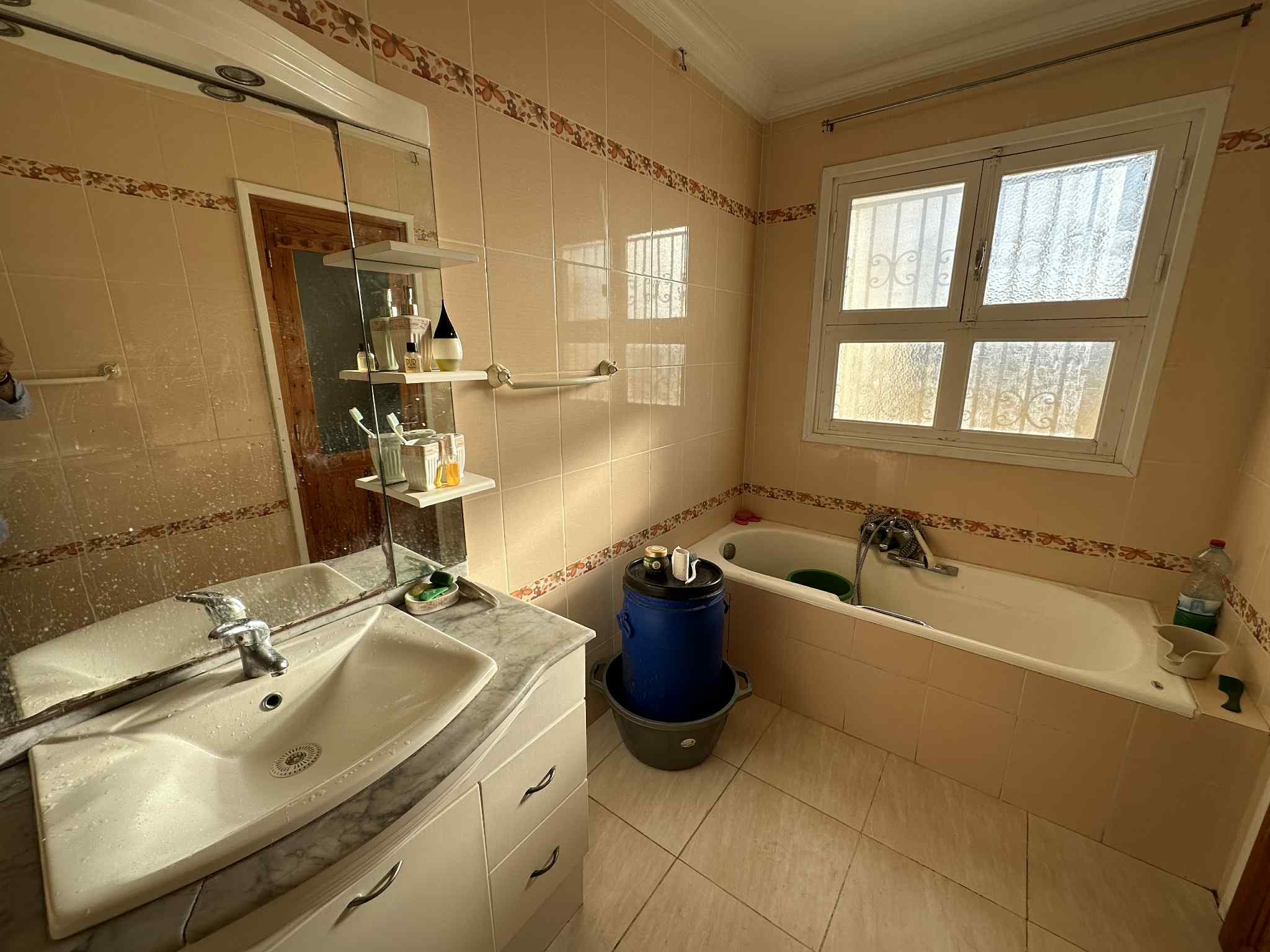 Raoued&nbsp;Cite Ennkhilet&nbsp;Location&nbsp;Appart. 5 pi�ces+&nbsp;Appart s4 avec terrasse � enkhilet