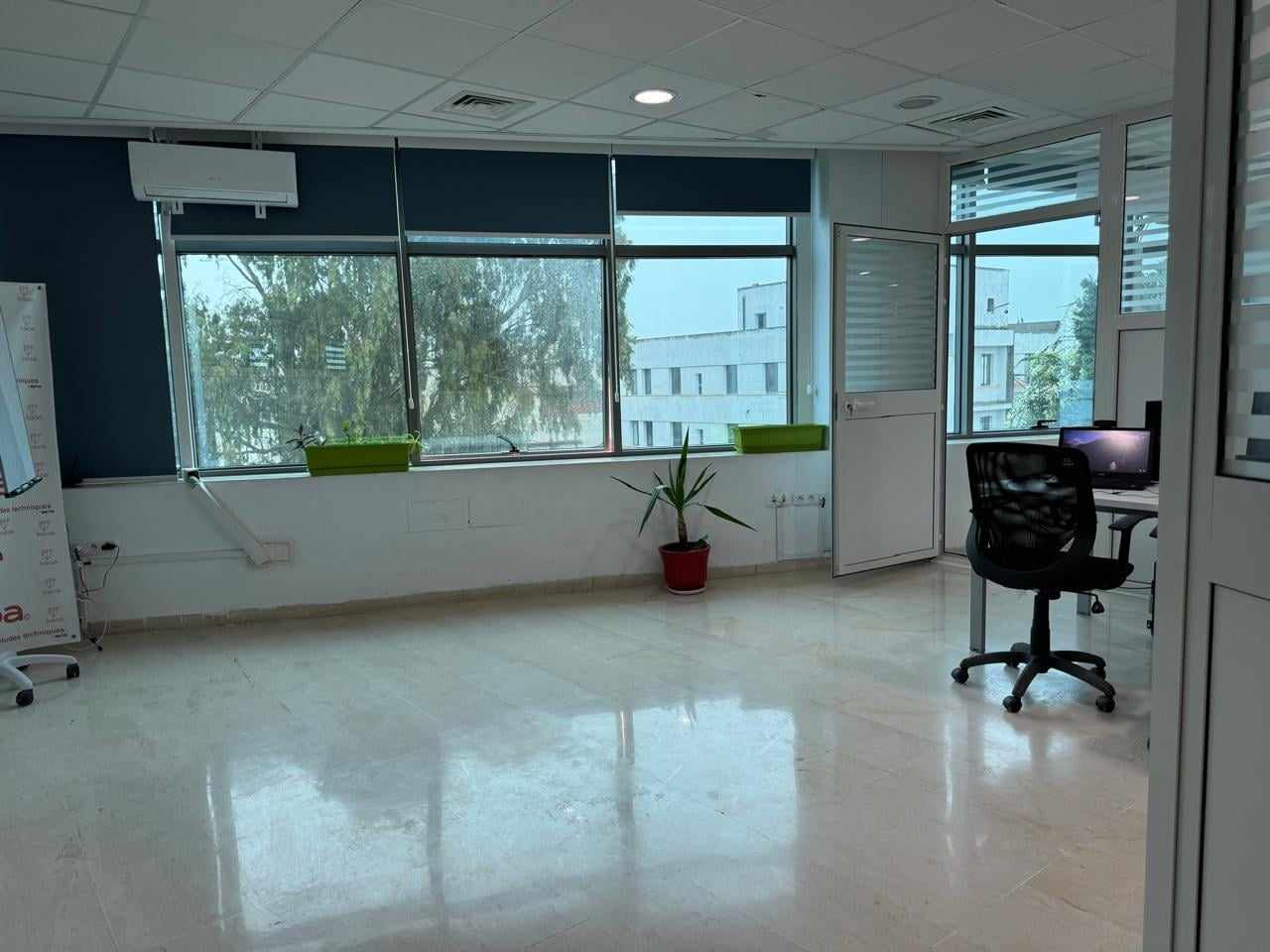 Cite El Khadra&nbsp;Cite Jardins&nbsp;Bureaux & Commerces&nbsp;Bureau&nbsp;Superbe bureau 350 m2 � alain savary