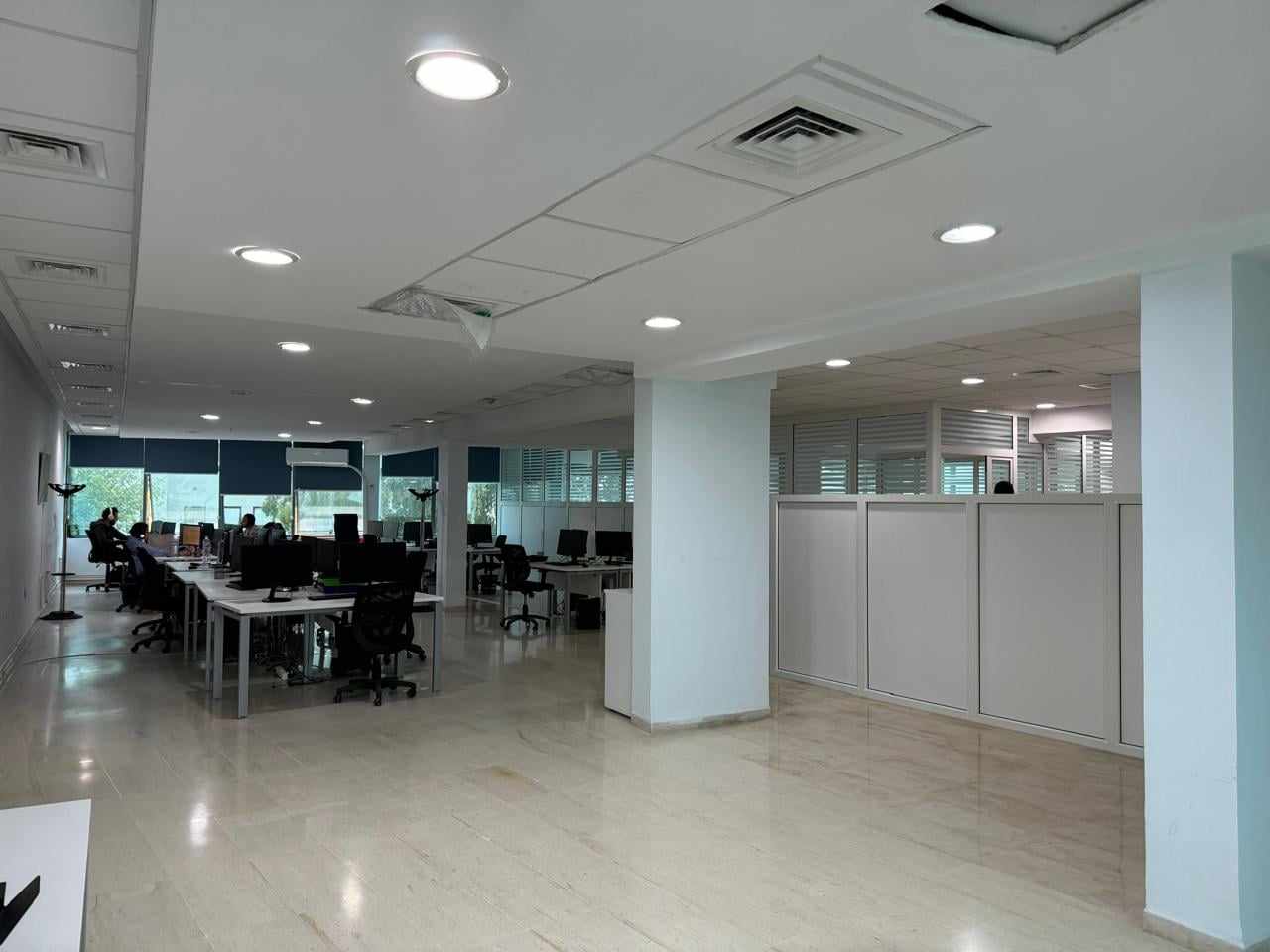 Cite El Khadra&nbsp;Cite Jardins&nbsp;Bureaux & Commerces&nbsp;Bureau&nbsp;Superbe bureau 350 m2 � alain savary