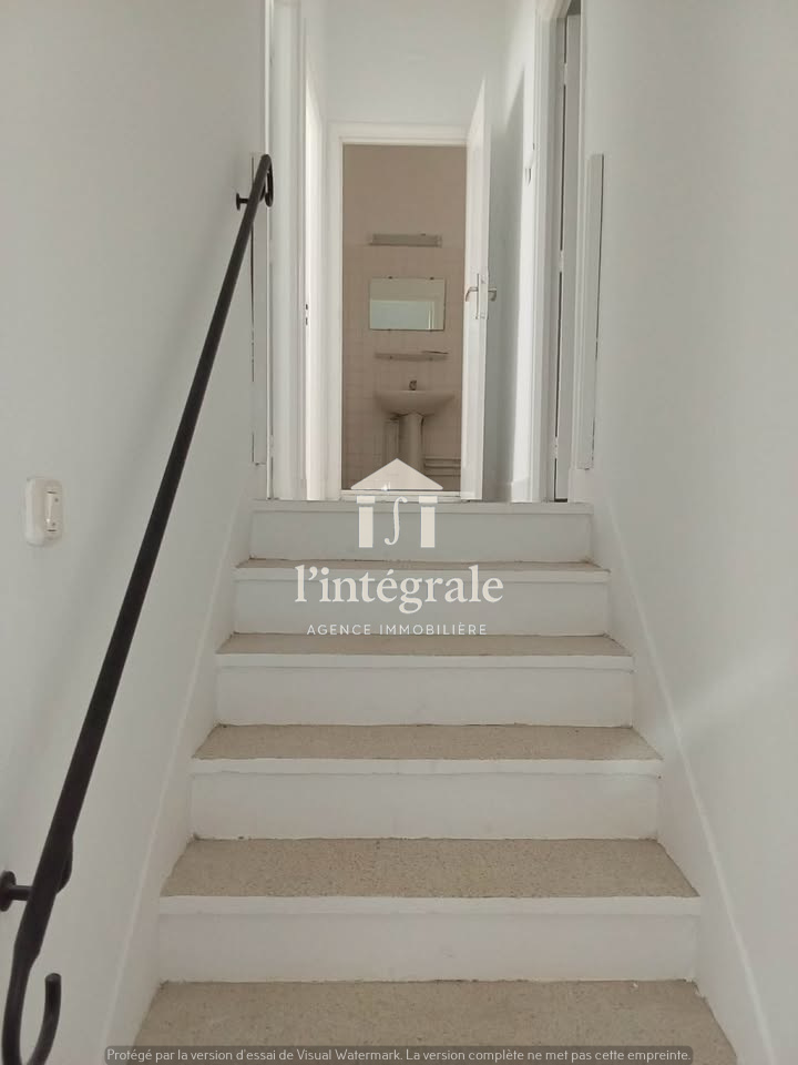 Ariana Ville&nbsp;El Menzah 6&nbsp;Location&nbsp;Maisons&nbsp;Triplex s4 avec terrasse