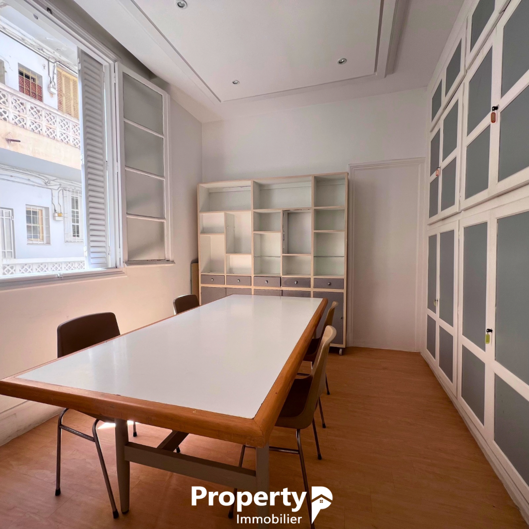 Bab Bhar&nbsp;Bab Bhar&nbsp;Bureaux & Commerces&nbsp;Bureau&nbsp;Bureau 4 pi�ces au centre ville de tunis