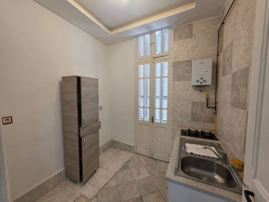 Bab Bhar&nbsp;Republique&nbsp;Vente&nbsp;Appart. 2 pi�ces&nbsp;Av appartement 3p centre ville passage