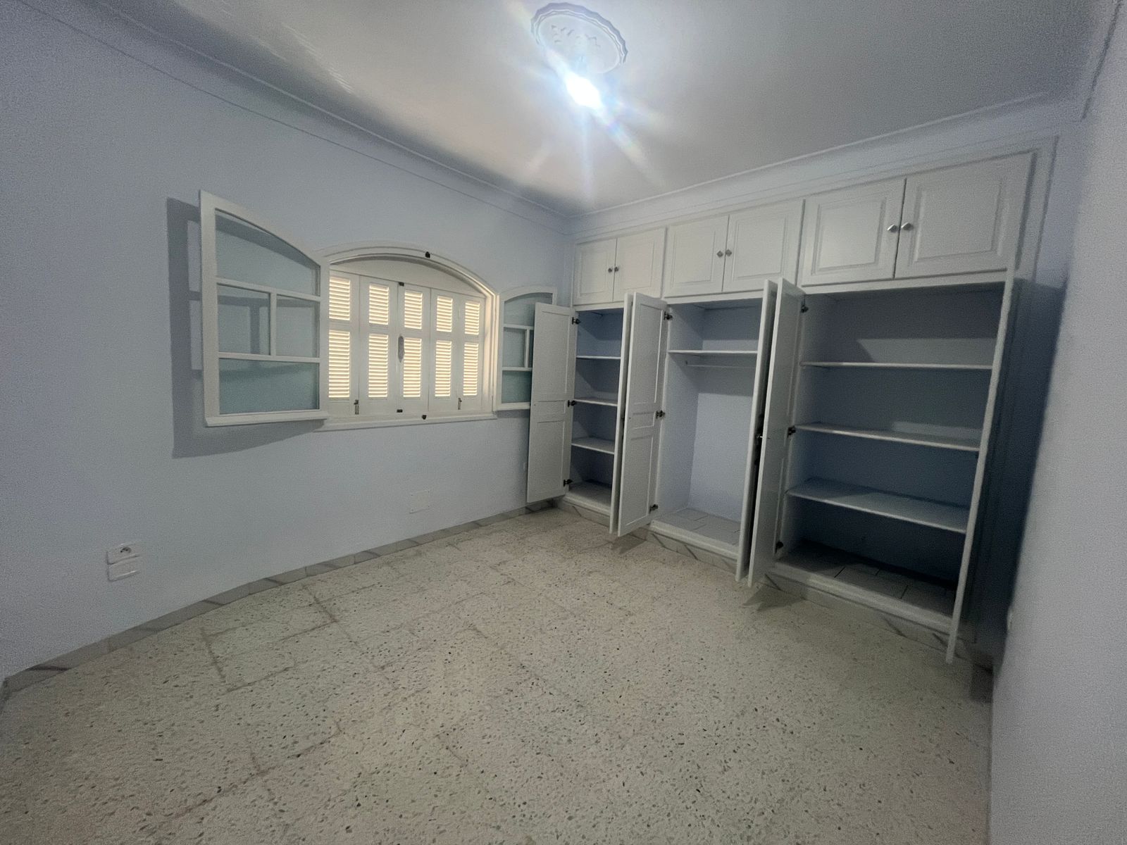 Hammamet&nbsp;Hammamet&nbsp;Location&nbsp;Appart. 2 pi�ces&nbsp;A l'ann�e un appartement s3