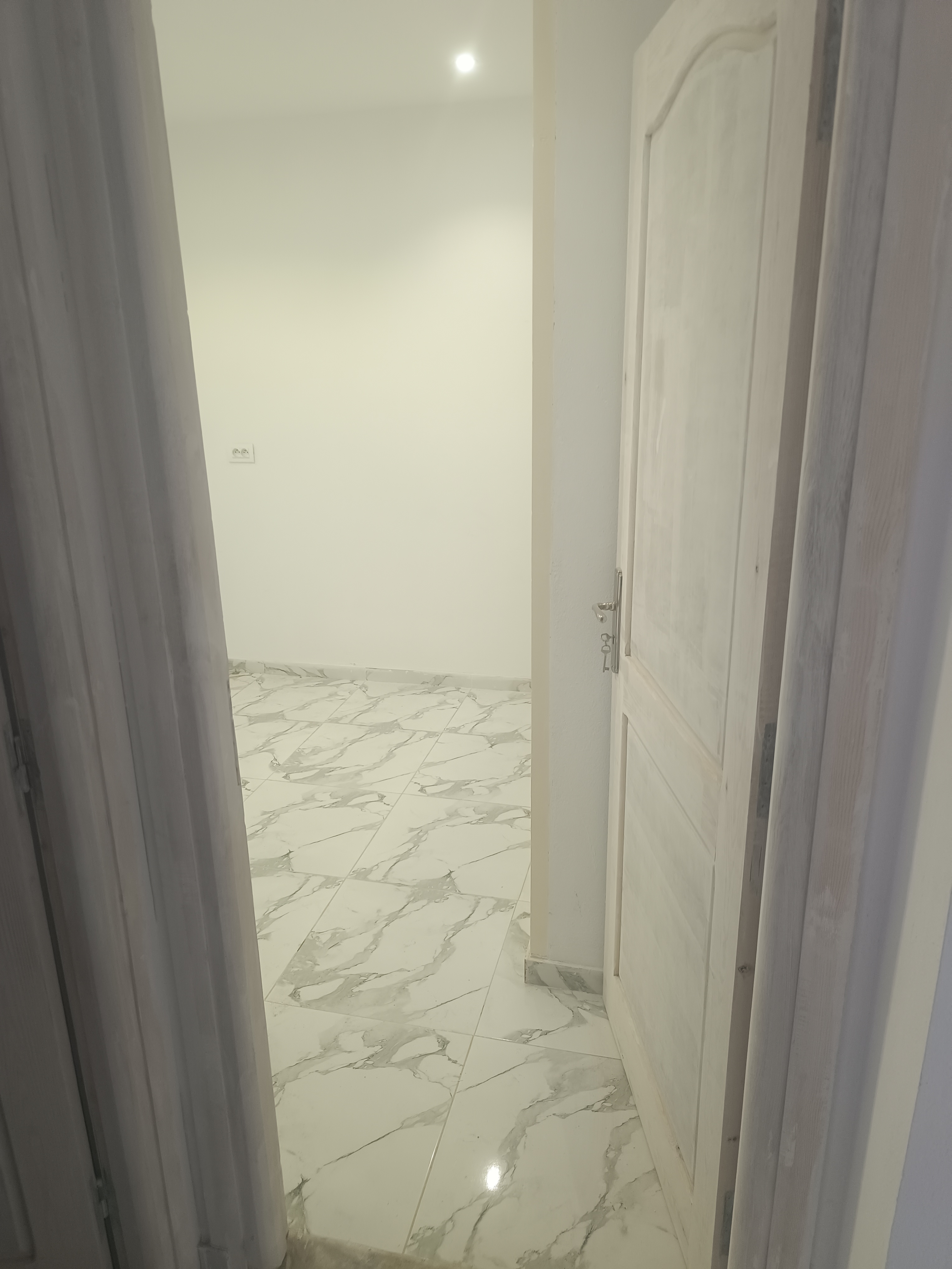 Cite El Khadra&nbsp;Cite El Khadra&nbsp;Location&nbsp;Appart. 3 pi�ces&nbsp;Rdc maison s2 avec terrasse