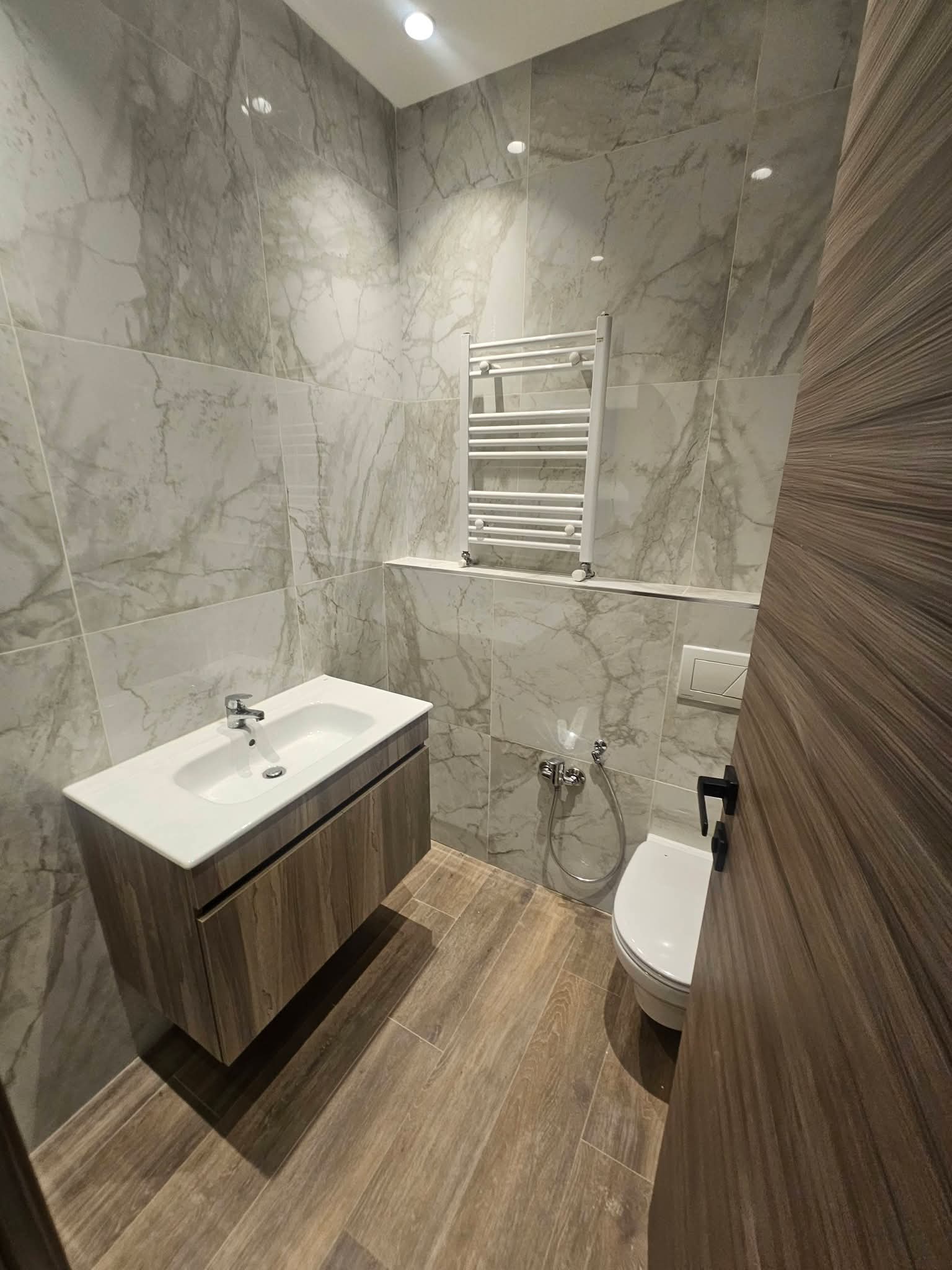 Ariana Ville&nbsp;Cite Ennasr 2&nbsp;Location&nbsp;Appart. 4 pi�ces&nbsp;S3 1800d ennasr 2