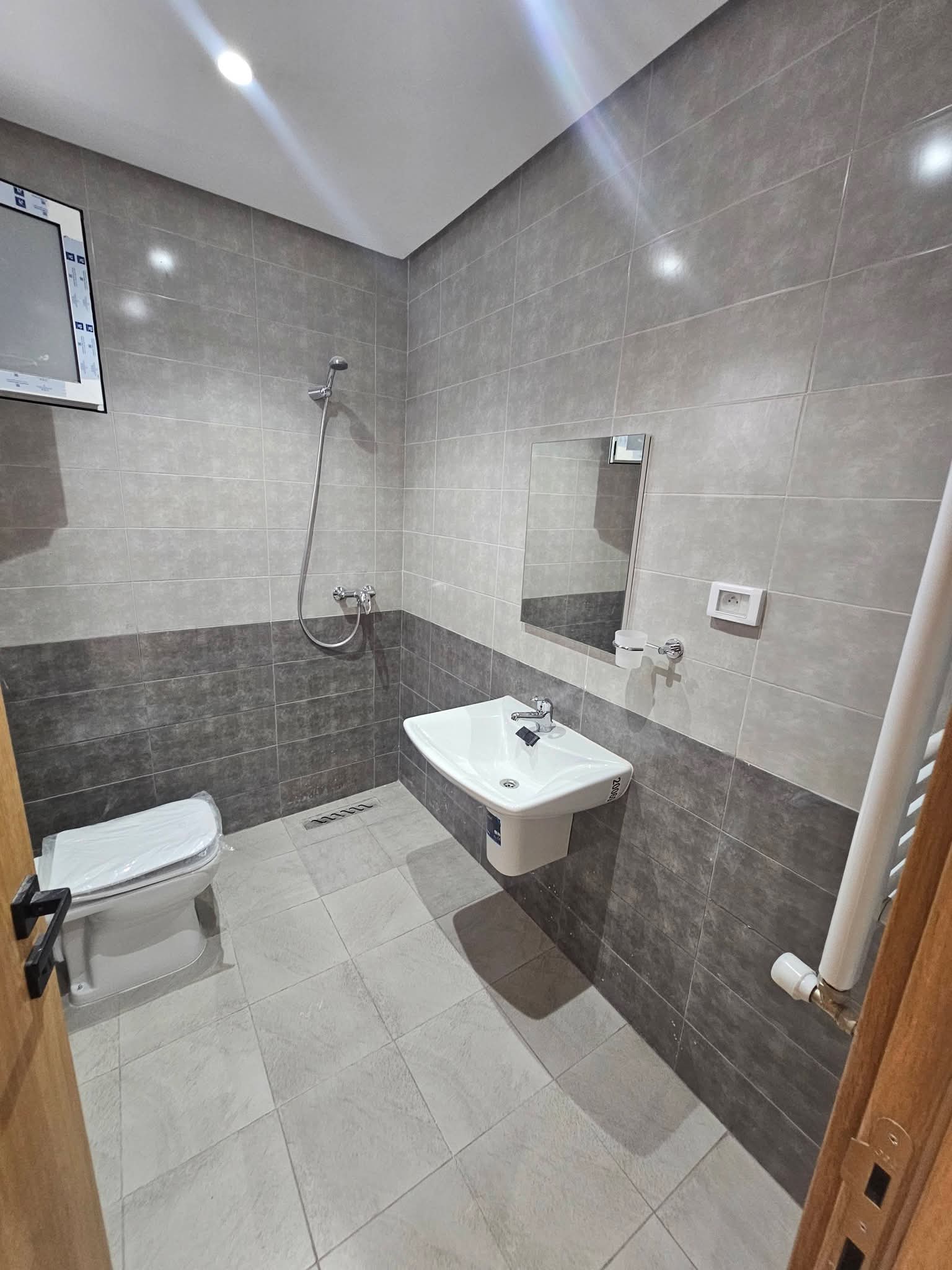 Mnihla&nbsp;Residence Ennasr&nbsp;Location&nbsp;Appart. 3 pi�ces&nbsp;S2 neuf 1100d jardin del menzah 1