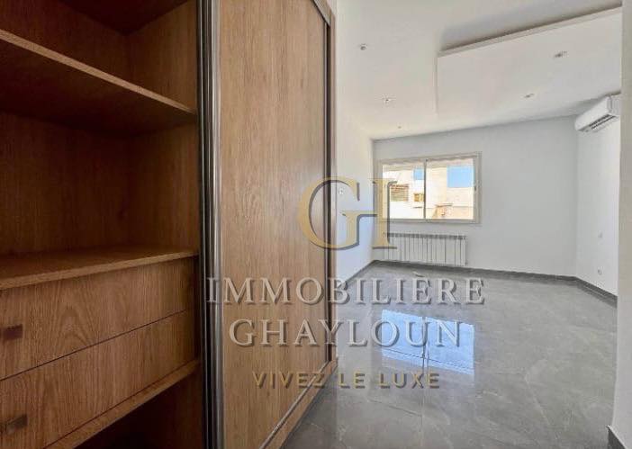Mnihla&nbsp;Jardins d'el Menzah&nbsp;Location&nbsp;Appart. 2 pi�ces&nbsp;S1 avec grande terrasse jardin del menzah 2