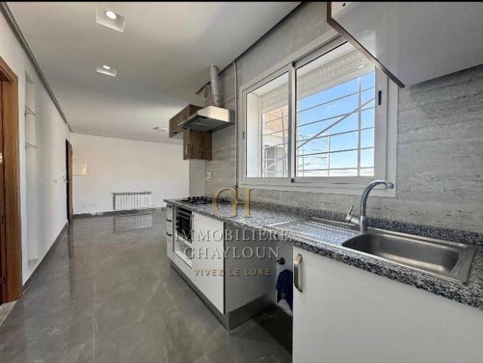 Mnihla&nbsp;Jardins d'el Menzah&nbsp;Location&nbsp;Appart. 2 pi�ces&nbsp;S1 avec grande terrasse jardin del menzah 2