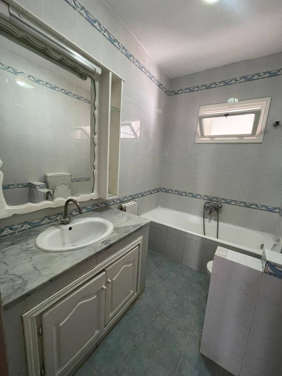 Ariana Ville&nbsp;Cite Ennasr 2&nbsp;Location&nbsp;Appart. 5 pi�ces+&nbsp;Etage de villa s4 � ennasr 1