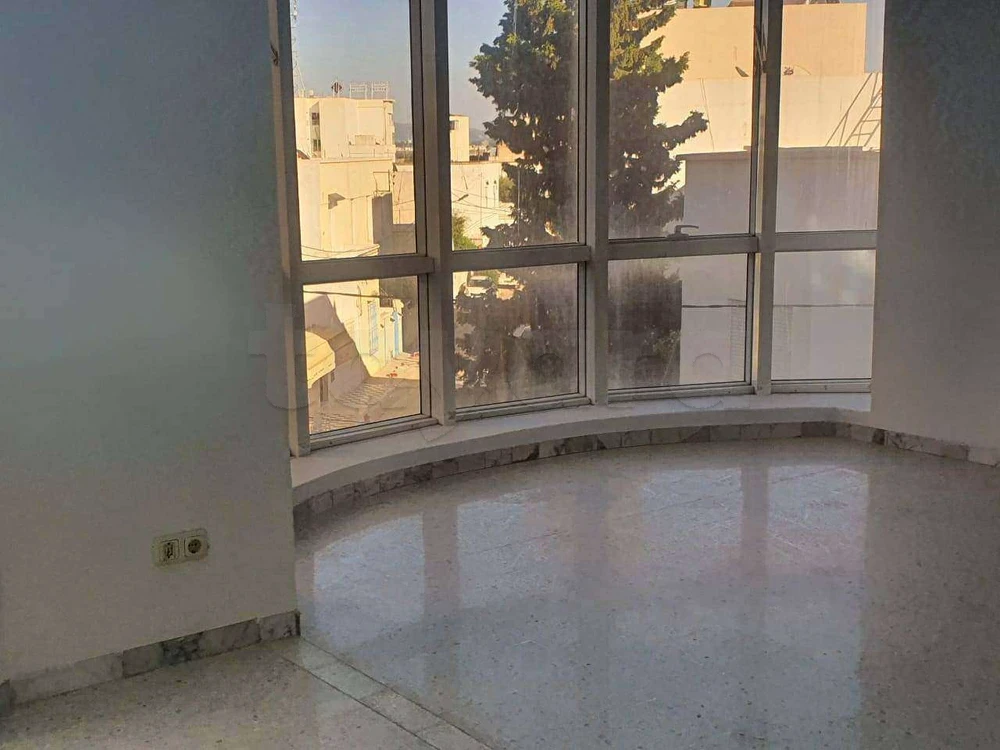 Bab Bhar&nbsp;Montplaisir&nbsp;Location&nbsp;Appart. 4 pi�ces&nbsp;Beau bureau montplaisir