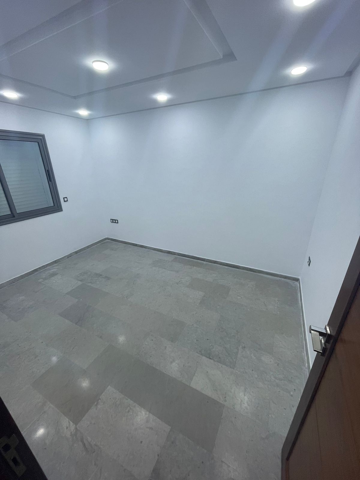 Le Bardo&nbsp;Le Bardo&nbsp;Location&nbsp;Autre&nbsp;Un bureau h2 hst