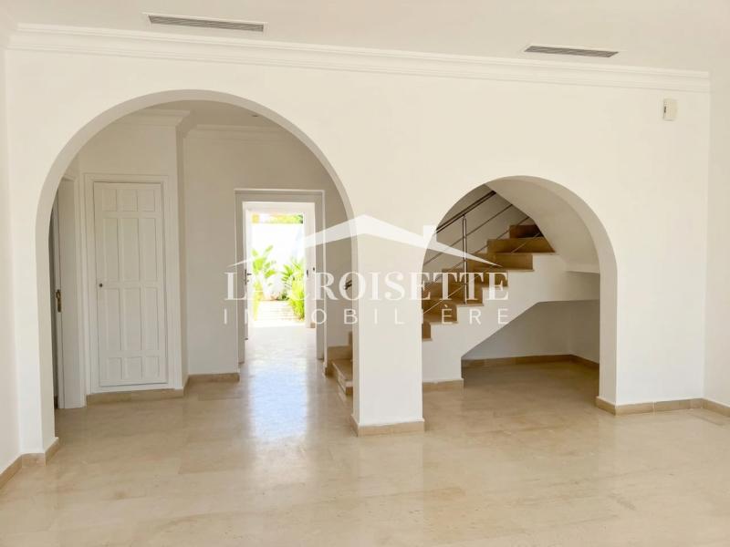La Marsa&nbsp;Gammart&nbsp;Location&nbsp;Duplex&nbsp;Duplex s3 avec piscine � gammarth mdl0727