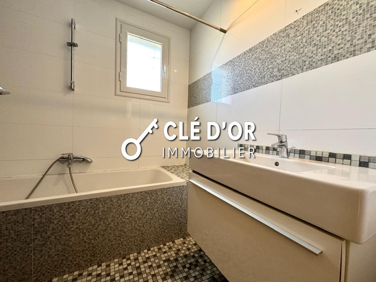 Location&nbsp;Duplex