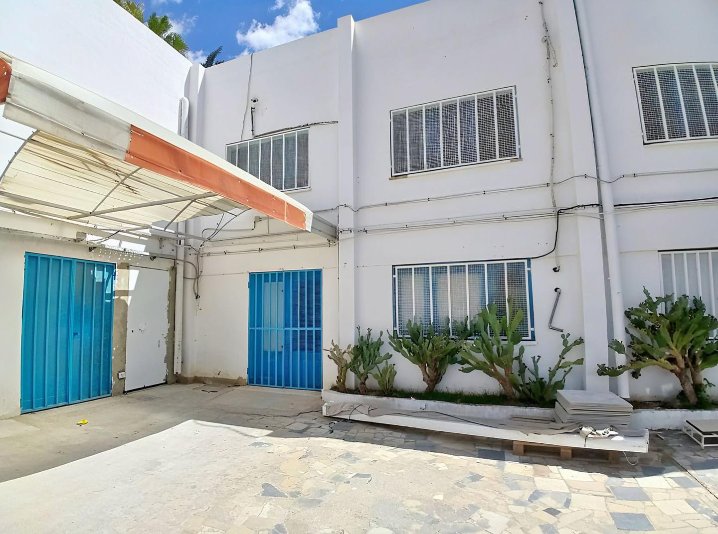 La Soukra&nbsp;Charguia 2&nbsp;Location&nbsp;Surfaces&nbsp;Depot au rdc 200 m pour stockage � charguia 2