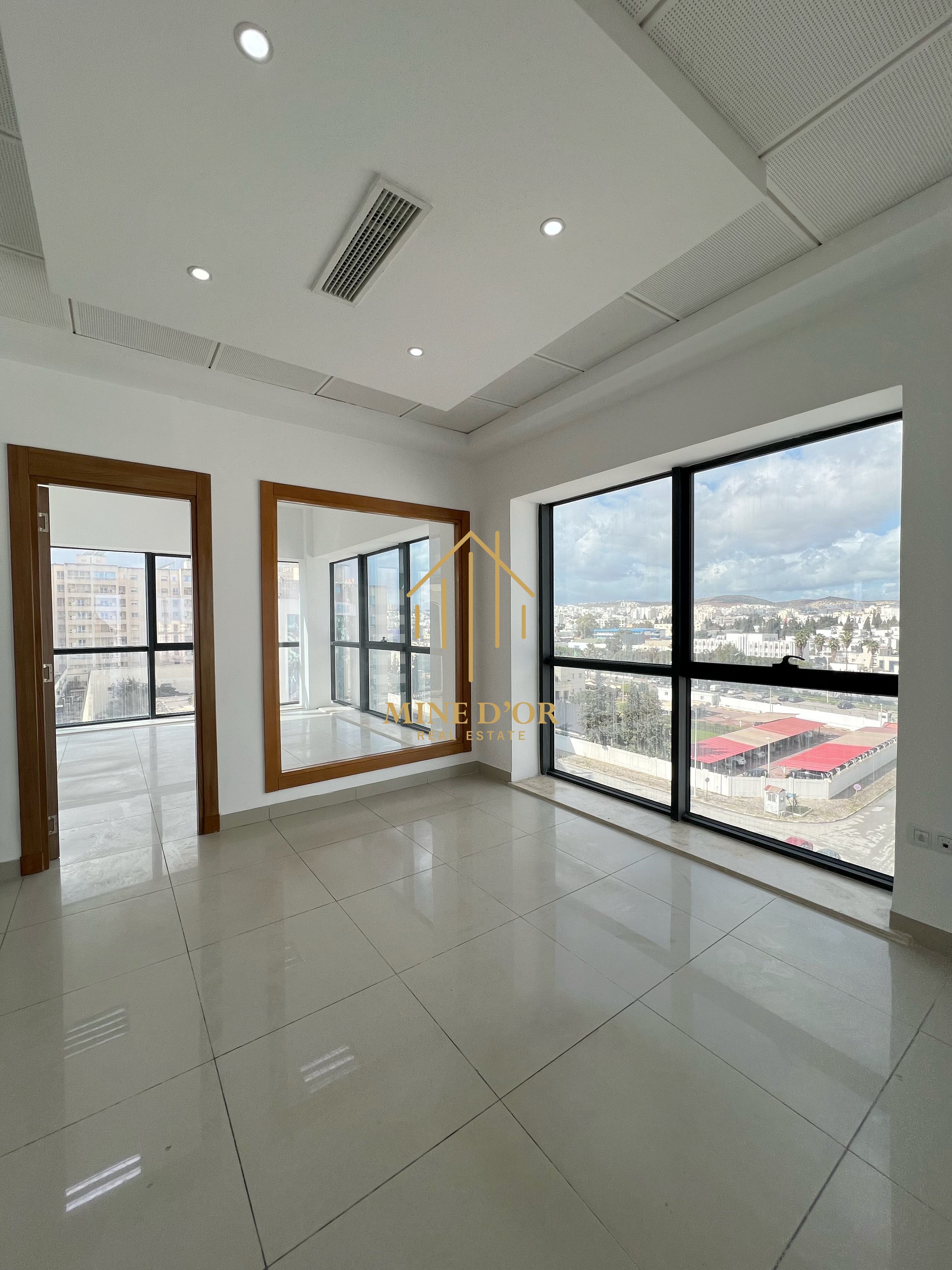 Cite El Khadra&nbsp;Zone urbaine nord&nbsp;Bureaux & Commerces&nbsp;Bureau&nbsp;Bureau haut standing 158m au centre urbain nord