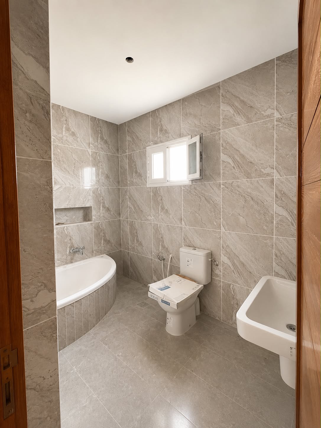 Bou Mhel El Bassatine&nbsp;Bou Mhel&nbsp;Location&nbsp;Maisons&nbsp;Villa spacieuse avec jardin et garage