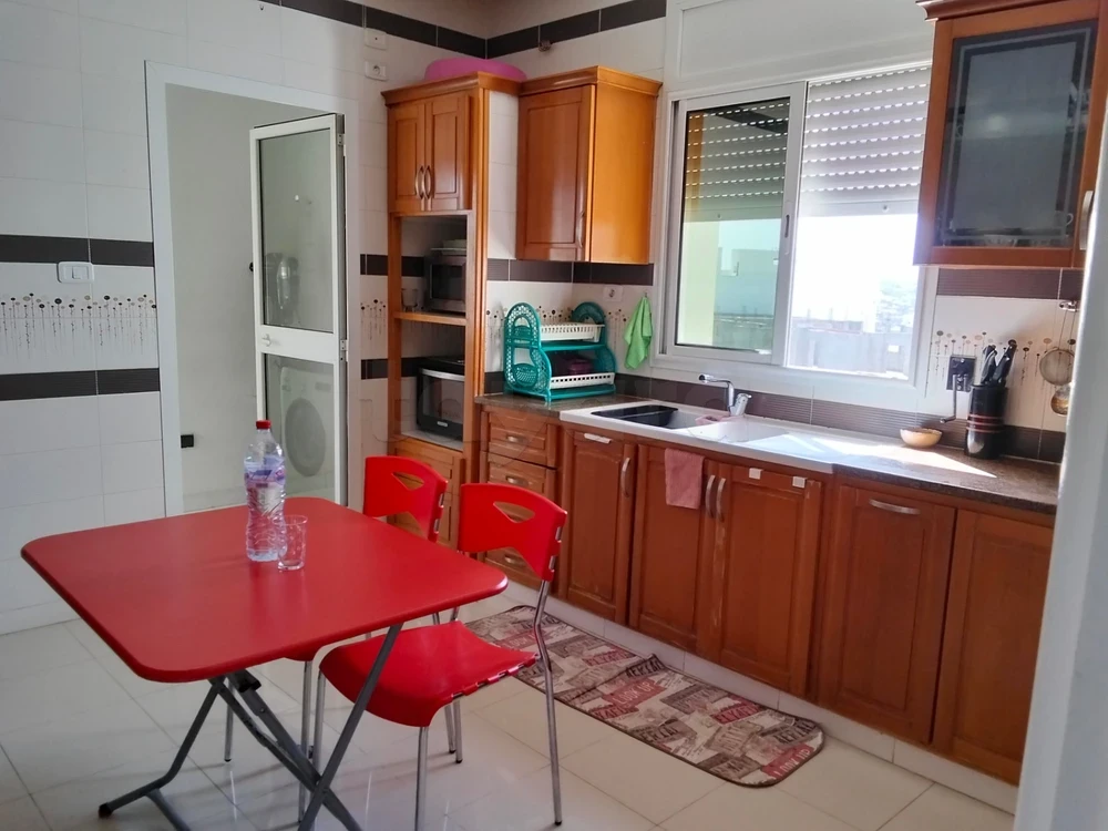 El Menzah&nbsp;El Menzah 2&nbsp;Location&nbsp;Appart. 4 pi�ces&nbsp;Un etage de villa a jardin d el menzah 2