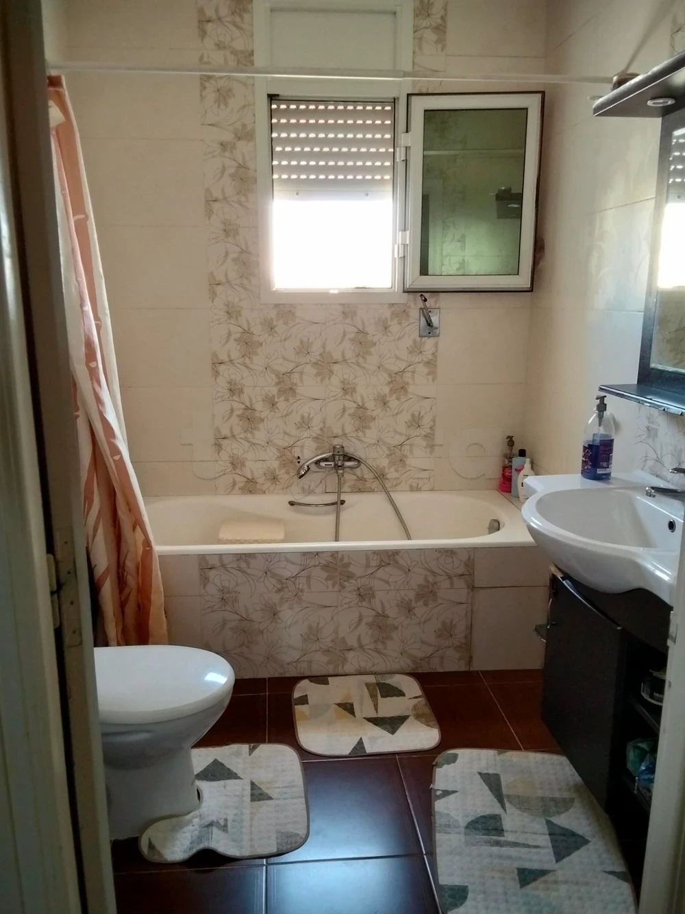 El Menzah&nbsp;El Menzah 2&nbsp;Location&nbsp;Appart. 4 pi�ces&nbsp;Un etage de villa a jardin d el menzah 2