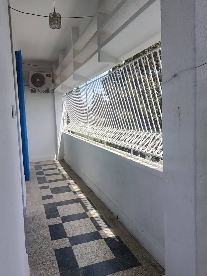 El Menzah&nbsp;El Menzah 1&nbsp;Location&nbsp;Appart. 2 pi�ces&nbsp;Appartement id�alement situ� � s2  2�me �tage