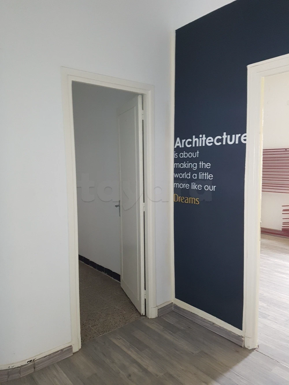El Menzah&nbsp;Tunis Belvedere&nbsp;Bureaux & Commerces&nbsp;Bureau&nbsp;Un bureau s3 � usage bureautique ou administratif
