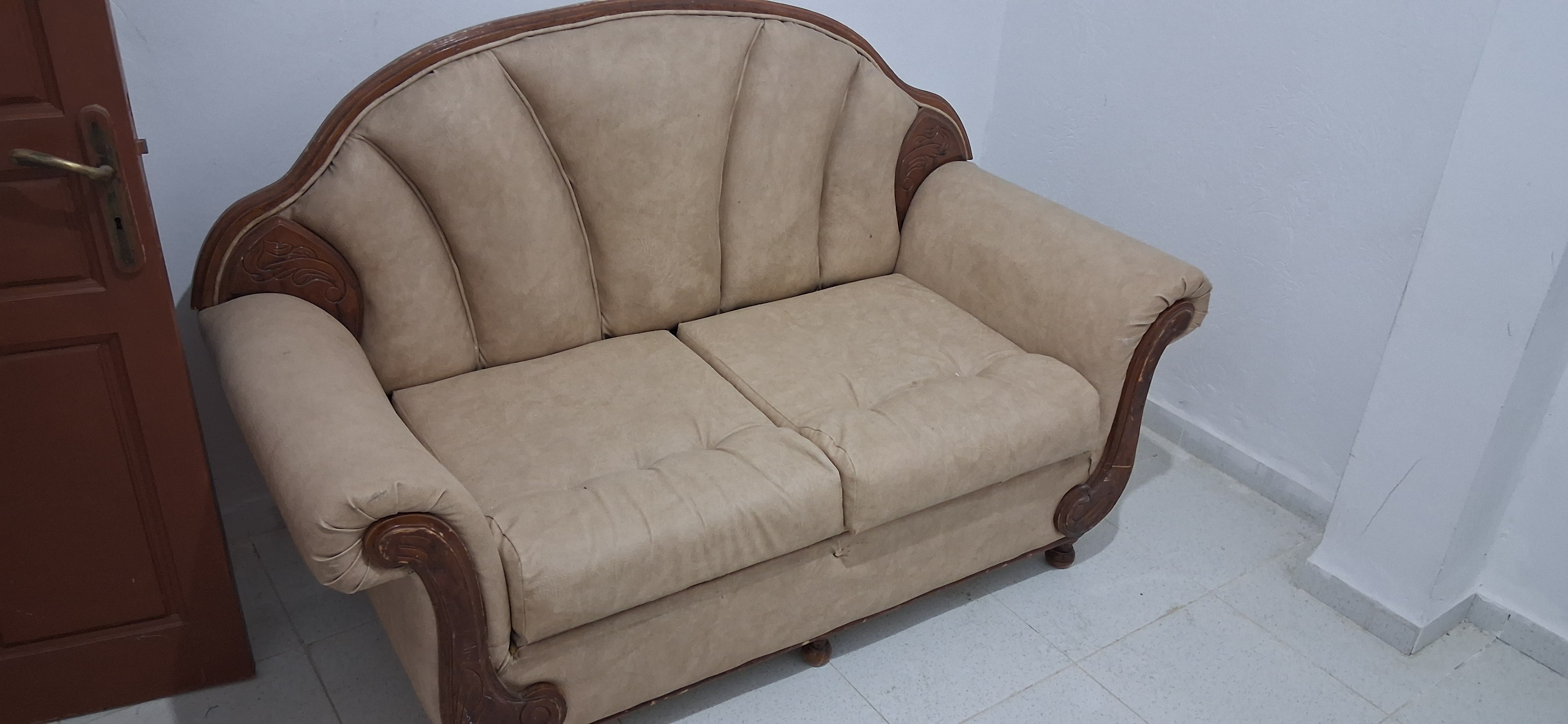 Ain Zaghouan&nbsp;Ain Zaghouan&nbsp;Salon - Salle � manger &nbsp;Salons&nbsp;Salon 5 place en bonne etat