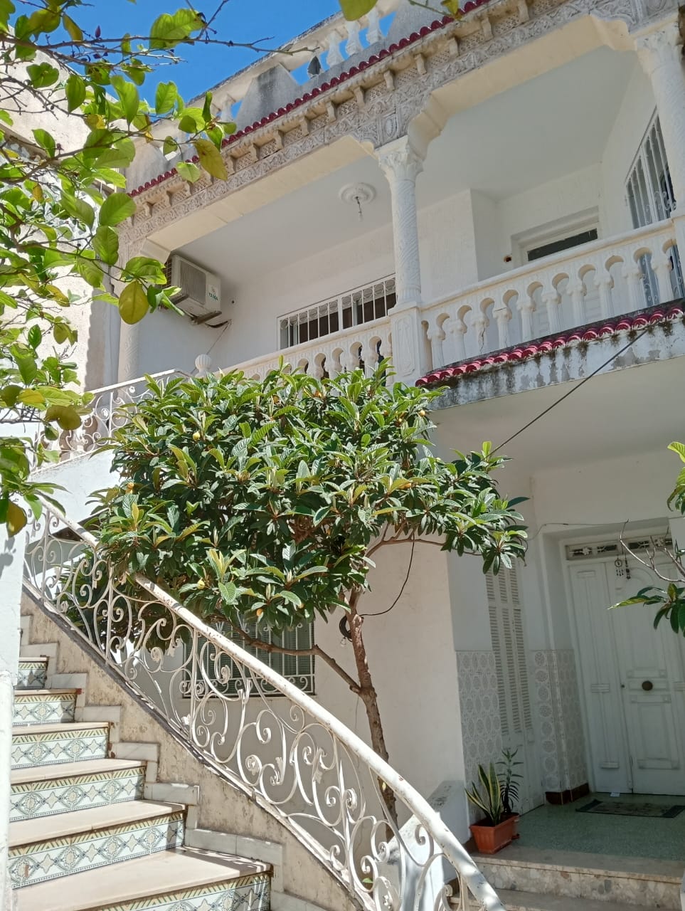 Le Bardo&nbsp;Ksar Said&nbsp;Location&nbsp;Appart. 5 pi�ces+&nbsp;Etage de villa a ksar said