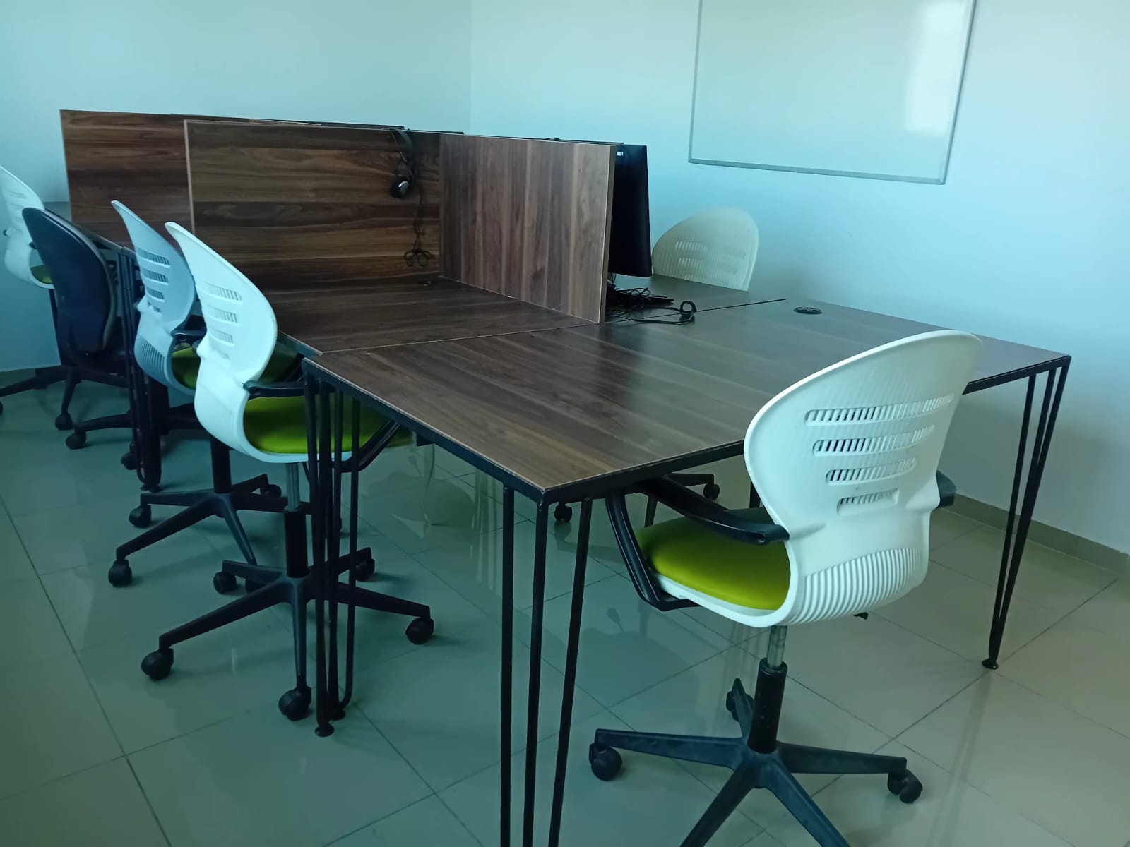 Bab Bhar&nbsp;Montplaisir&nbsp;Meubles de bureau&nbsp;Bureaux - Tables&nbsp;Rosace 8 positions et bureau superviseur