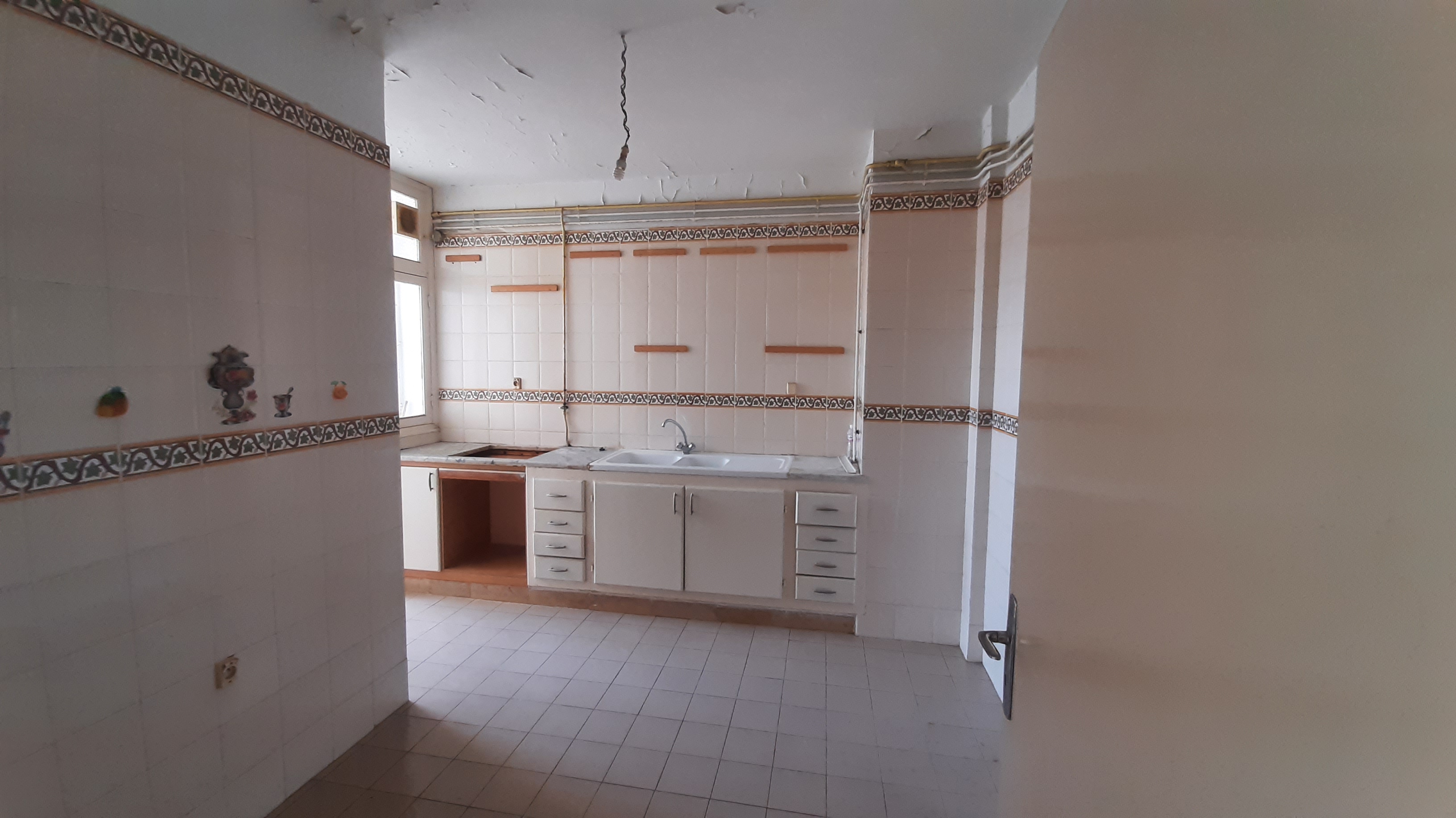 La Soukra&nbsp;Cite Hedi Nouira&nbsp;Vente&nbsp;Appart. 2 pi�ces&nbsp;Apparemment s2 cit� hedi nouira