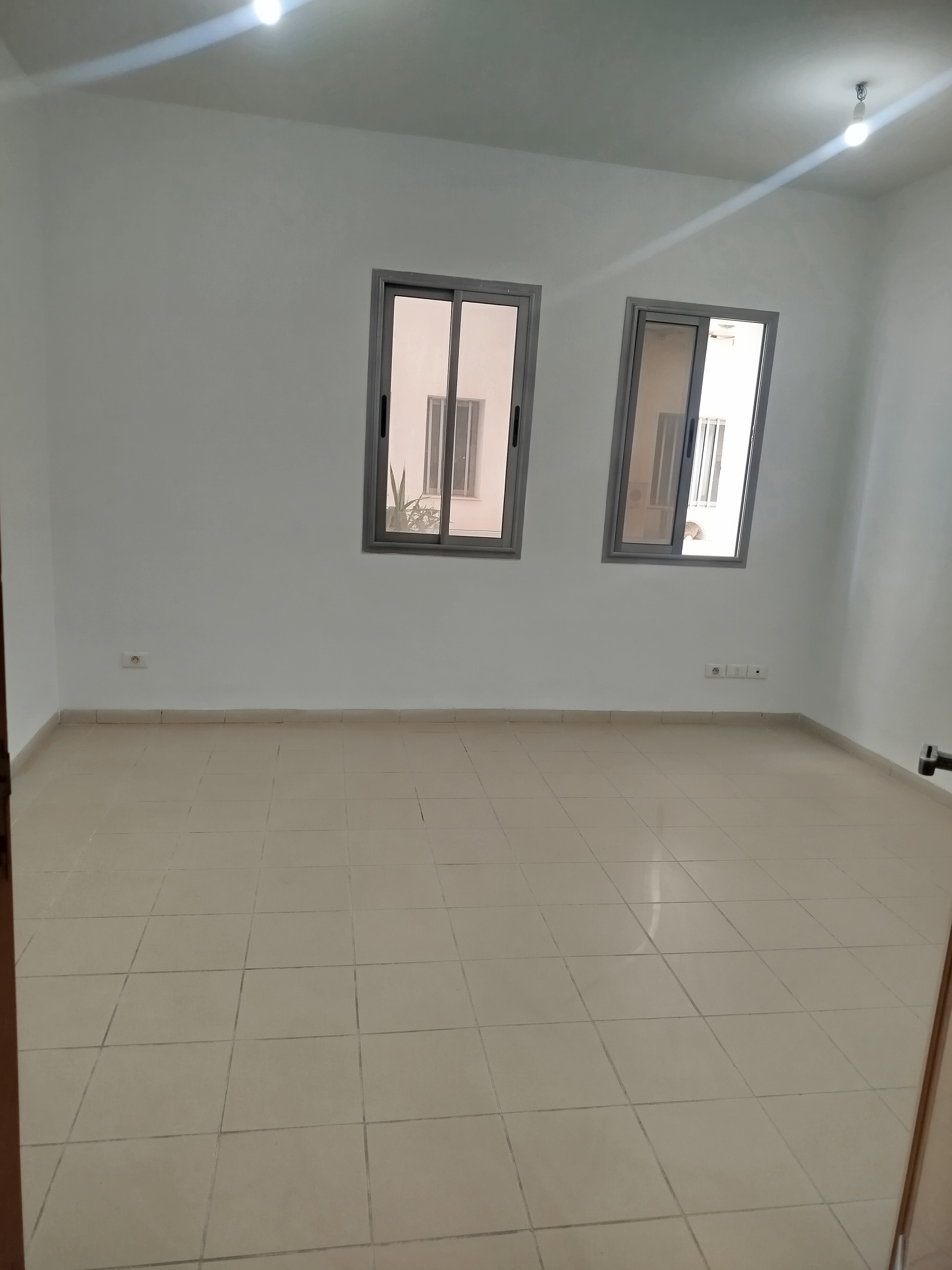 Cite El Khadra&nbsp;Kheireddine Pacha&nbsp;Location&nbsp;Autre&nbsp;Bureau b1 3