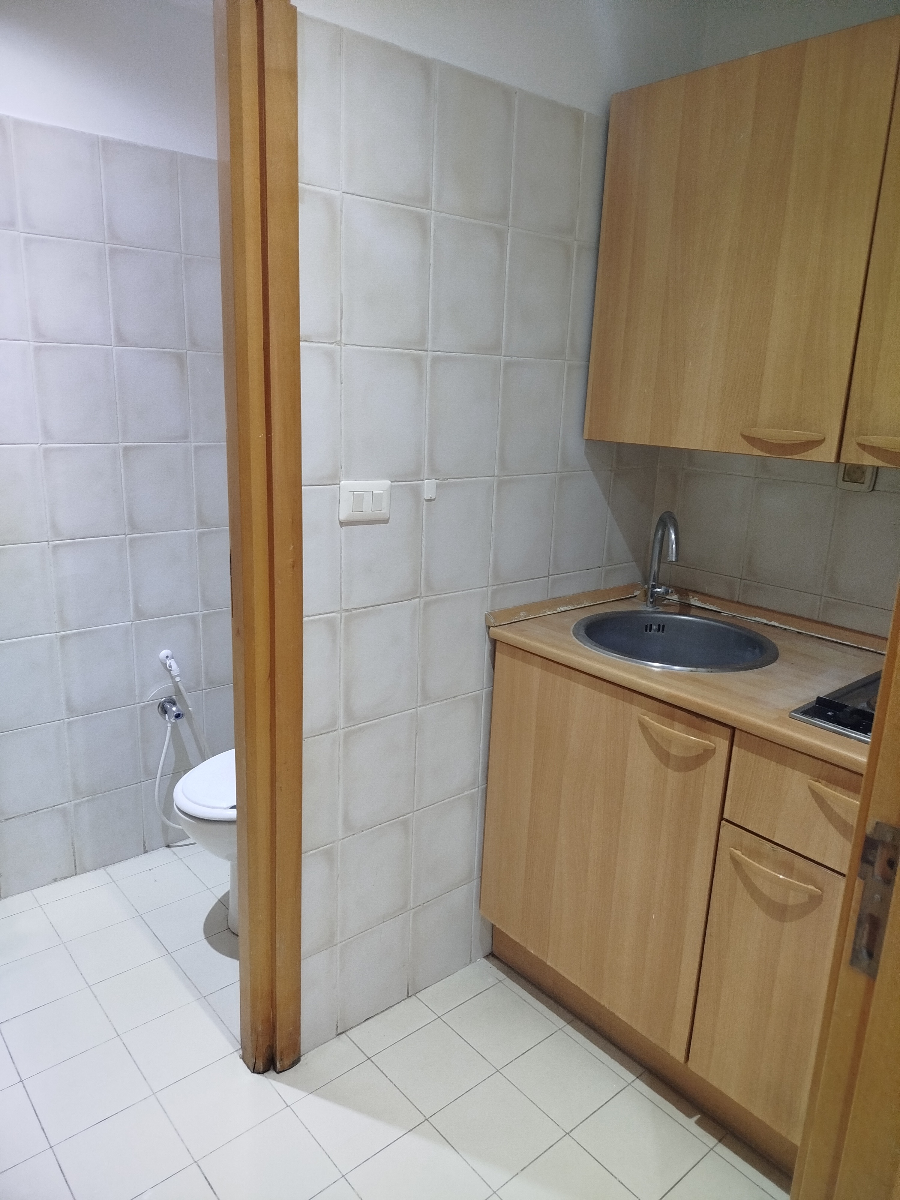 Cite El Khadra&nbsp;Kheireddine Pacha&nbsp;Location&nbsp;Autre&nbsp;Bureau b2 2