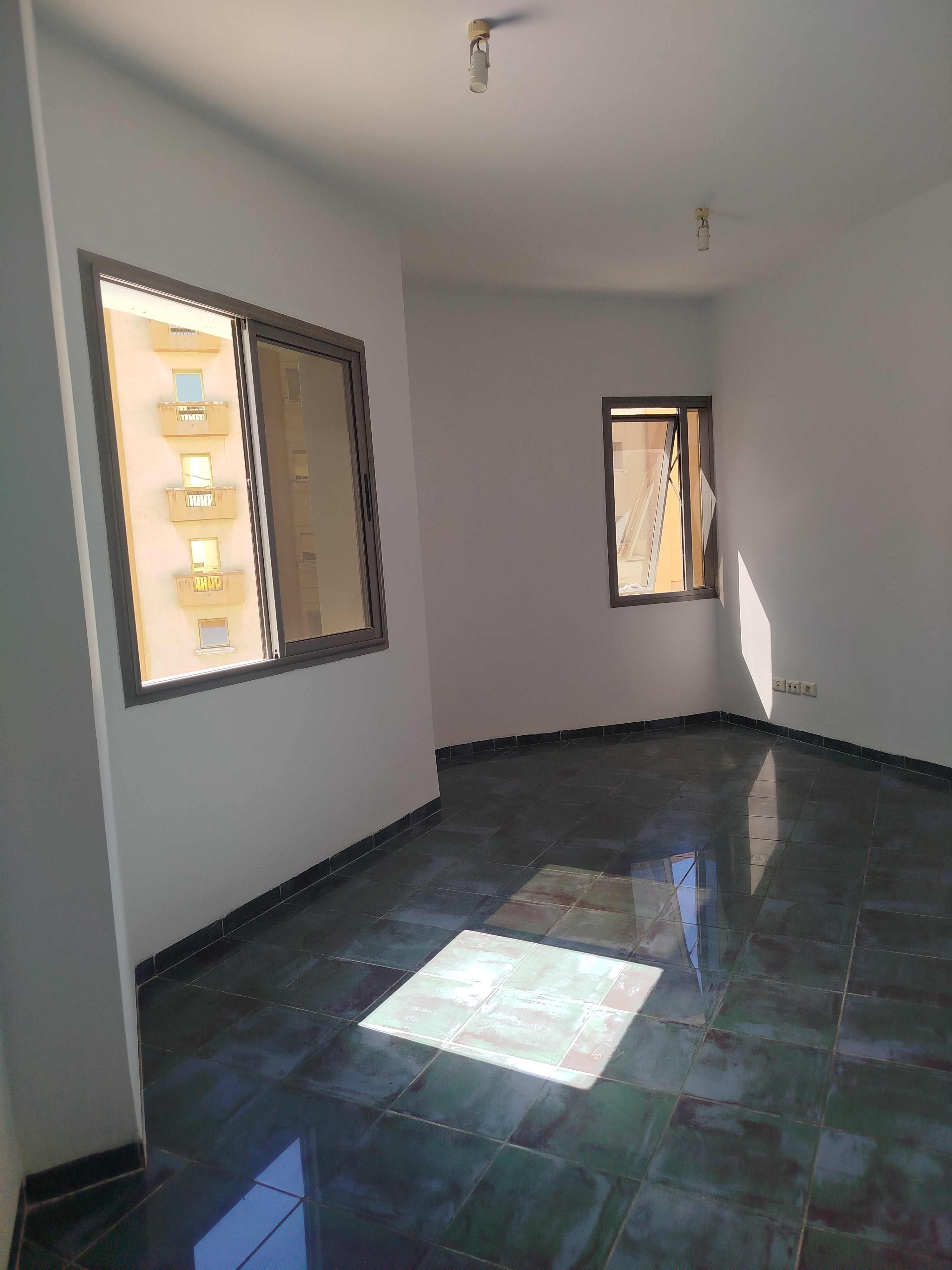 Cite El Khadra&nbsp;Kheireddine Pacha&nbsp;Location&nbsp;Autre&nbsp;Bureau b2 2