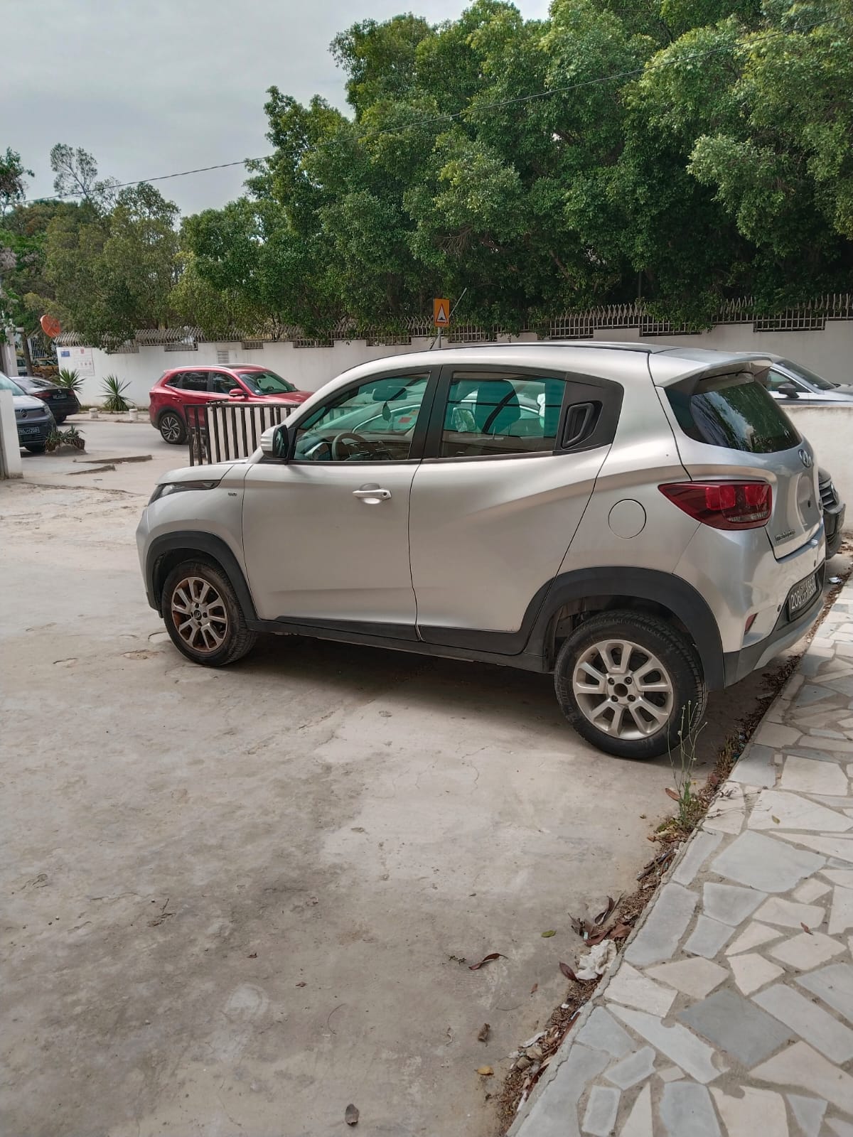 Ariana Ville&nbsp;Ariana&nbsp;Mahindra&nbsp;Autre Mod�le&nbsp;Mahindra kuv100