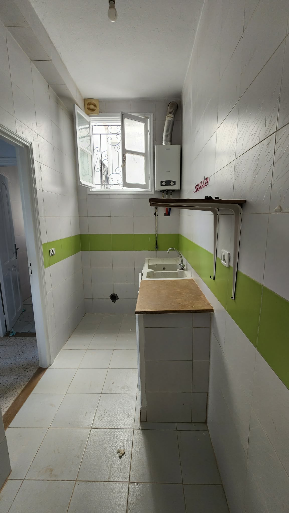 Ain Zaghouan&nbsp;Ain Zaghouan&nbsp;Location&nbsp;Appart. 2 pi�ces&nbsp;S2 rdc de villa jardins l'aouina