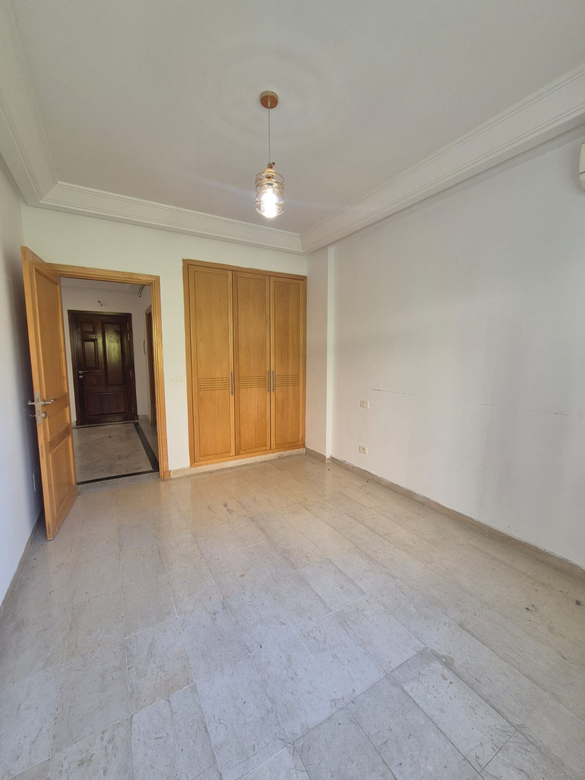 Ariana Ville&nbsp;Cite Ennasr 2&nbsp;Location&nbsp;Appart. 2 pi�ces&nbsp;S plus 1 a ennasr 2 wb2833