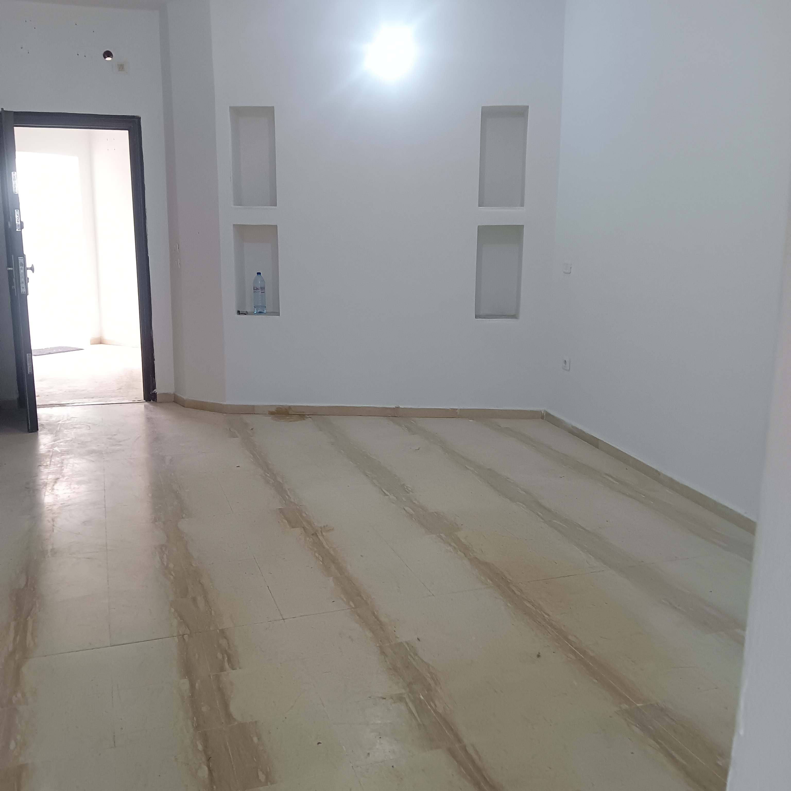Ariana Ville&nbsp;Cite Ennasr 2&nbsp;Location&nbsp;Appart. 1 pi�ce&nbsp;S1 usage habitation ou bureautique