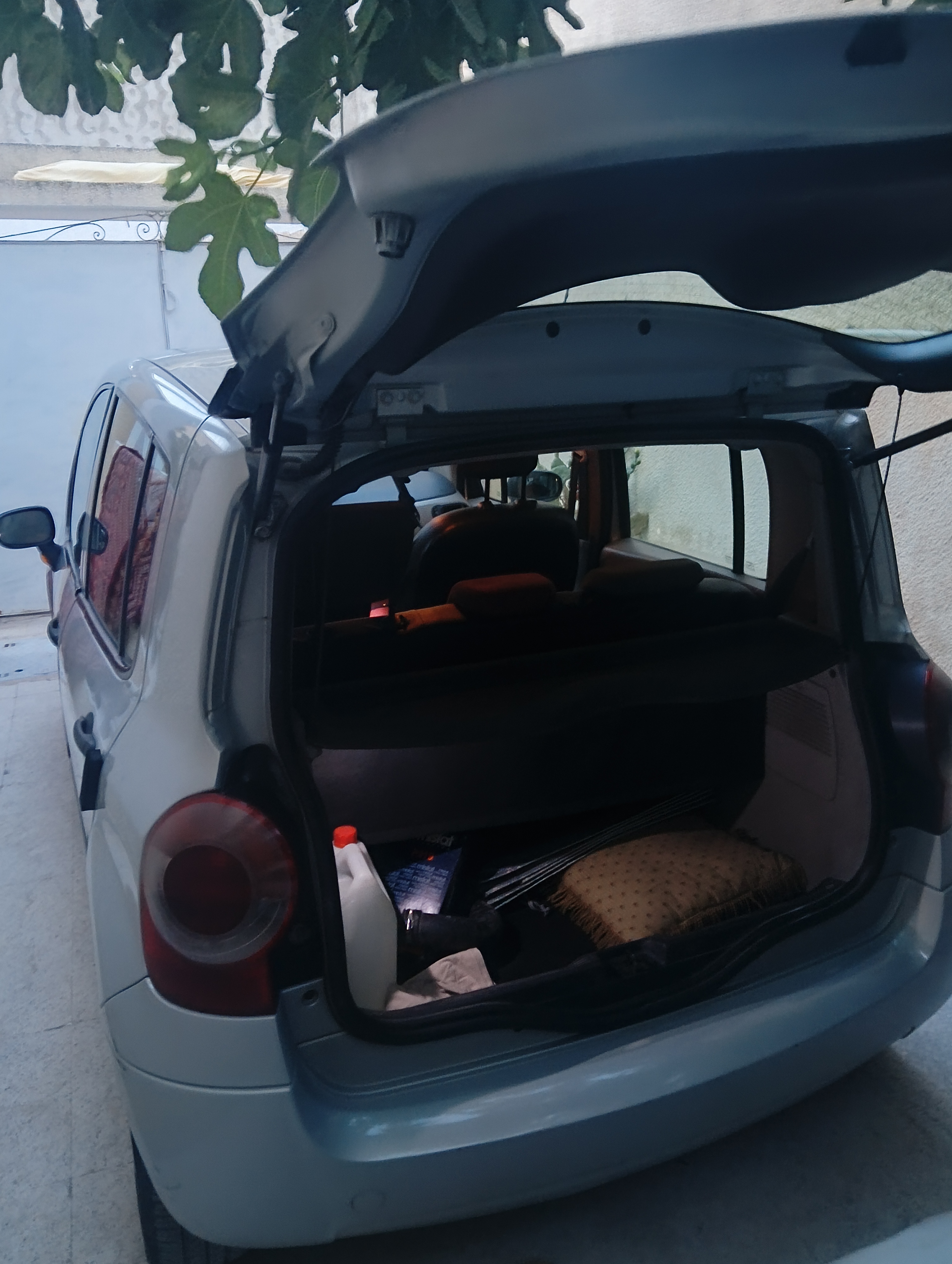 La Soukra&nbsp;Cite De La Sante&nbsp;Renault&nbsp;Modus&nbsp;Renault clio modus diesel dci 4cv grise bor�ale