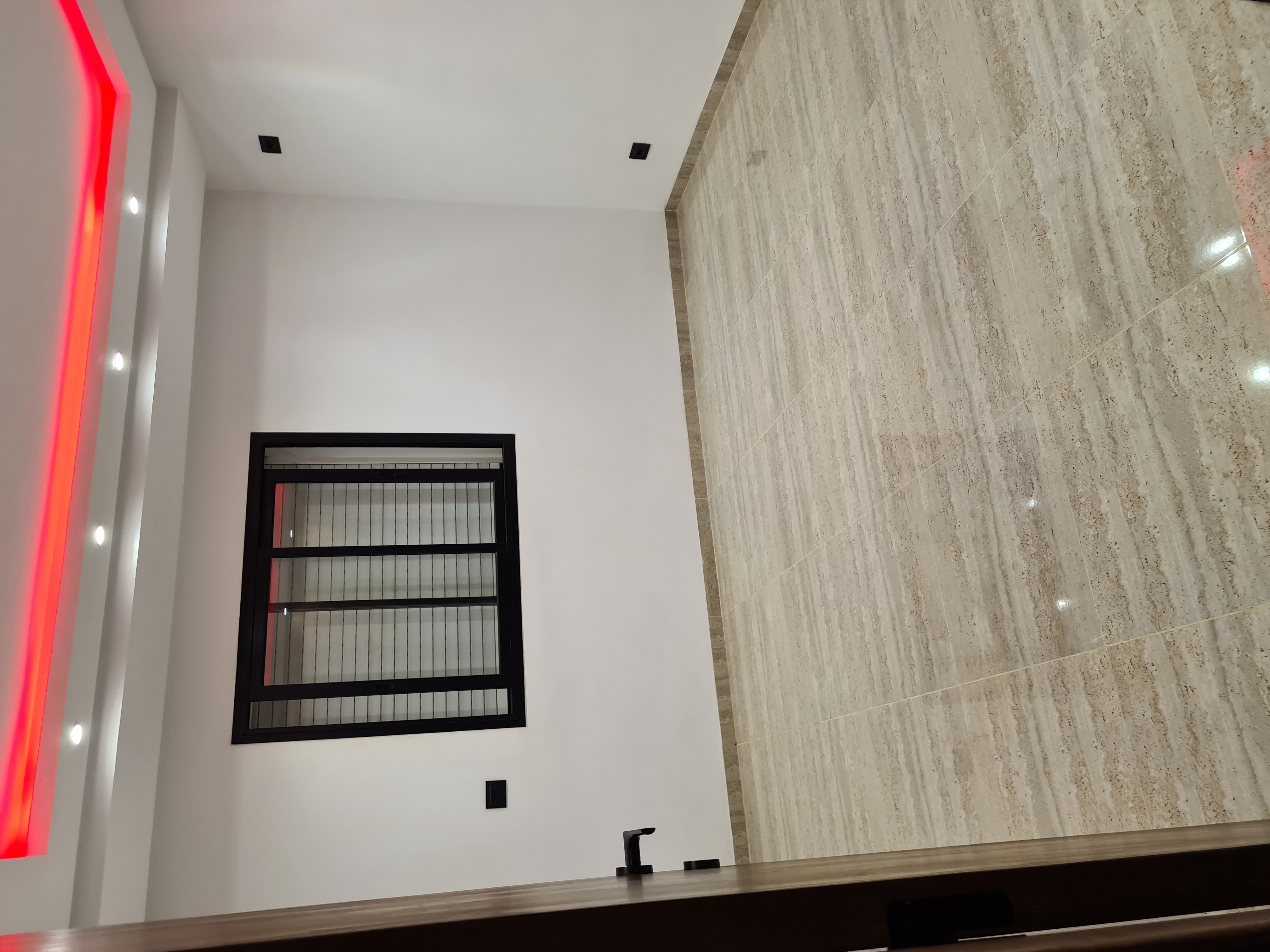 La Marsa&nbsp;El Aouina&nbsp;Location&nbsp;Appart. 2 pi�ces&nbsp;Appartement luxueux