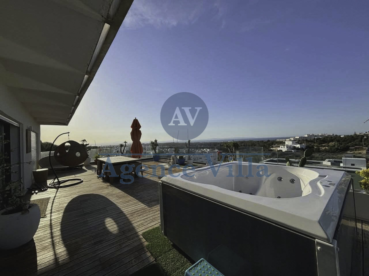 La Marsa&nbsp;Gammart&nbsp;Location&nbsp;Appart. 4 pi�ces&nbsp;Penthouse s3 avec vue sur mer � gammarth