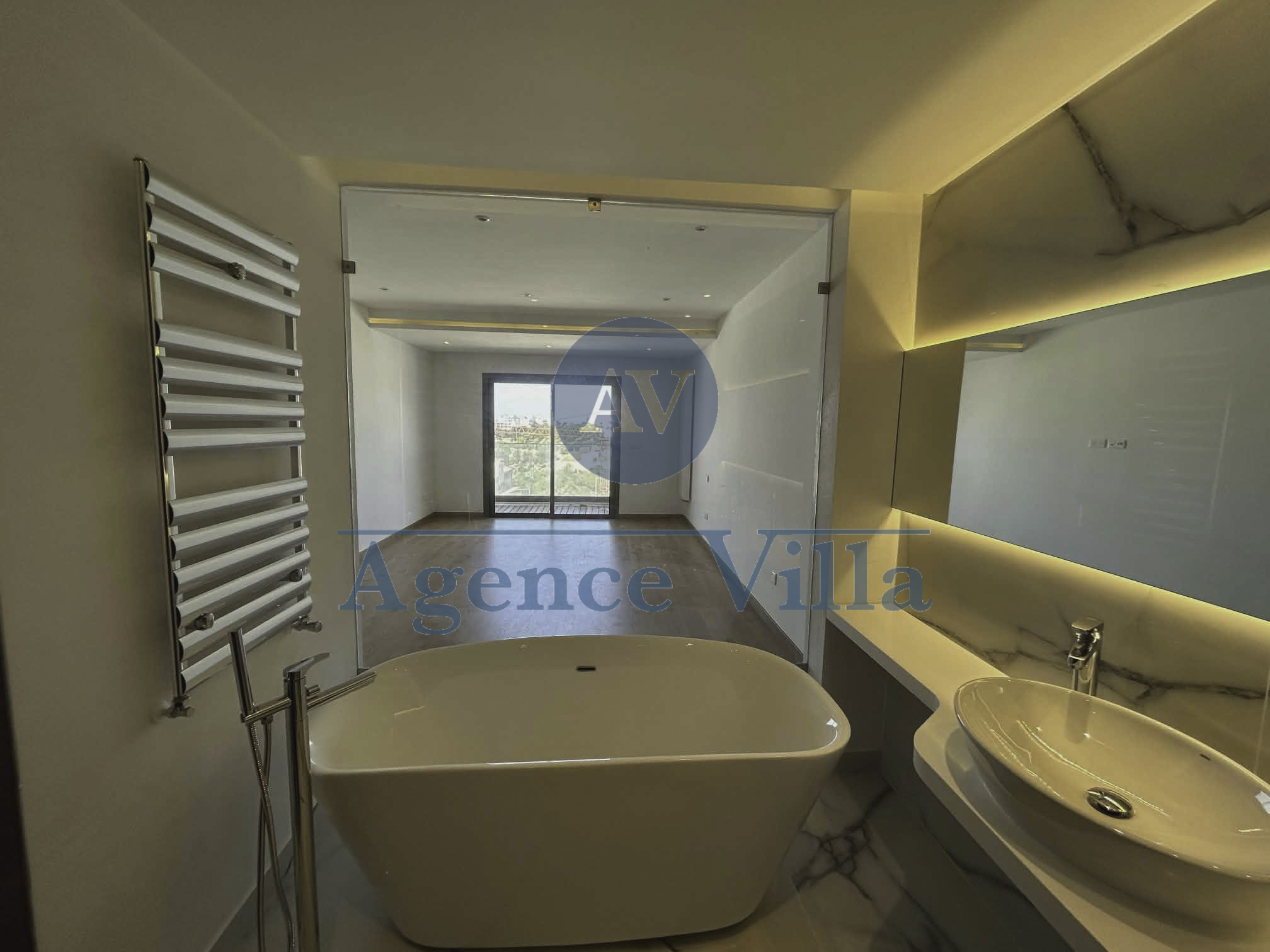 La Marsa&nbsp;Gammart&nbsp;Location&nbsp;Appart. 4 pi�ces&nbsp;Penthouse s3 avec vue sur mer � gammarth