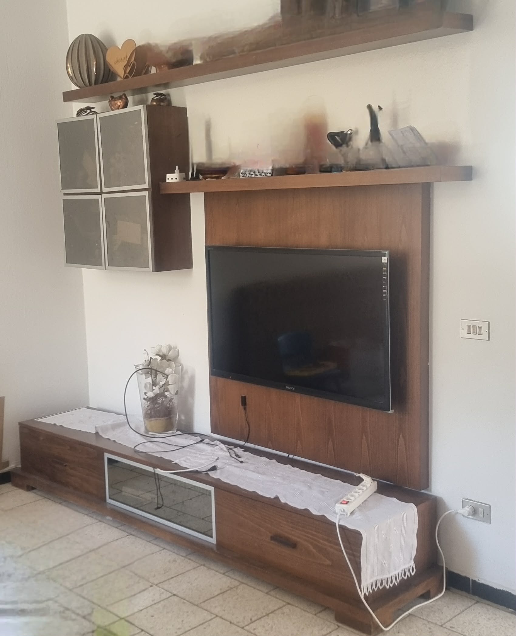 Raoued&nbsp;Ariana Essoughra&nbsp;Chambres � coucher&nbsp;Armoires - Dressing&nbsp;Divers meubles