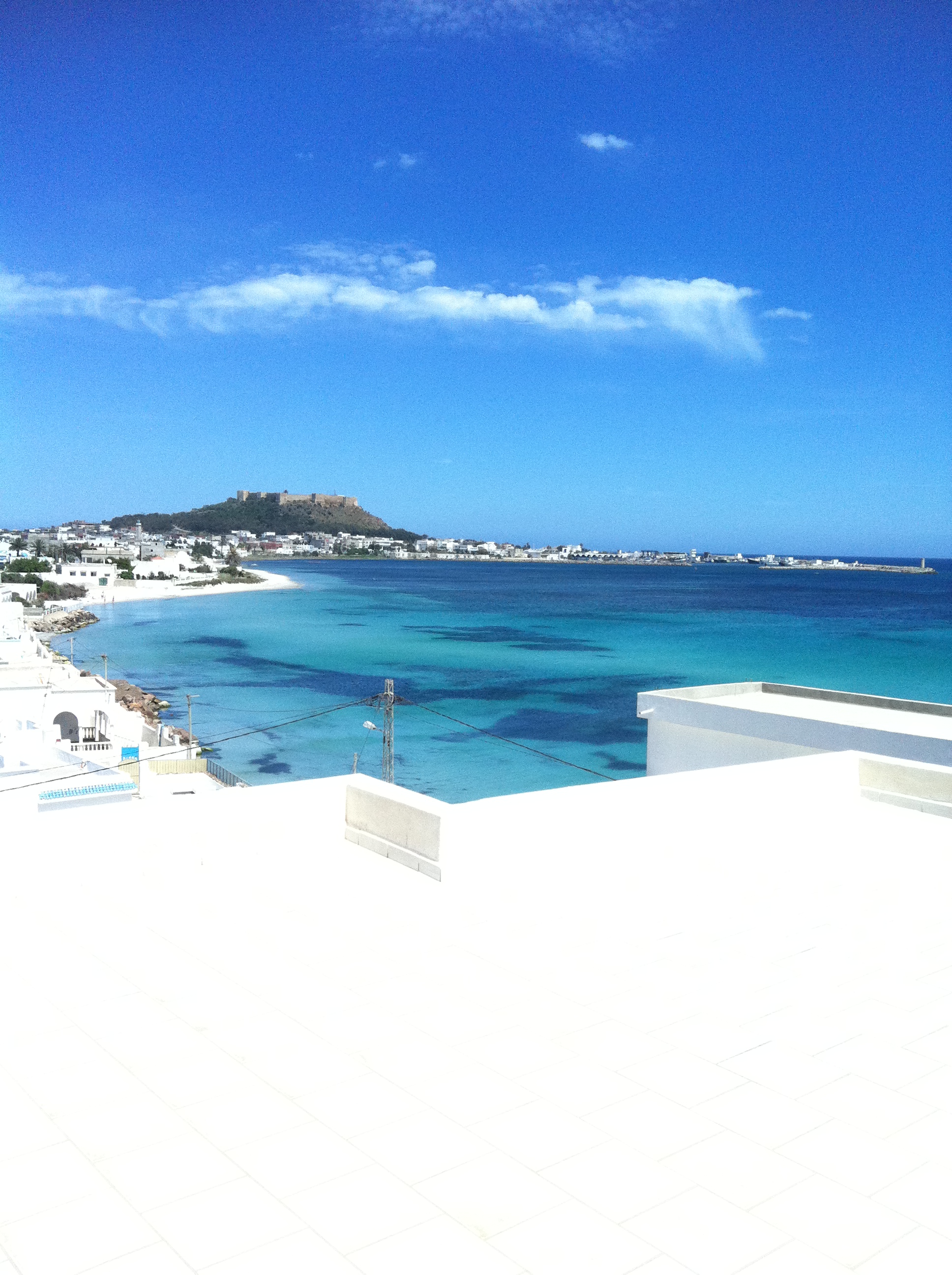 Kelibia&nbsp;Kelibia&nbsp;Location vacances&nbsp;Appart. 3 pi�ces&nbsp;Apparemment hs � 20 m�tres de la mer a kelibia