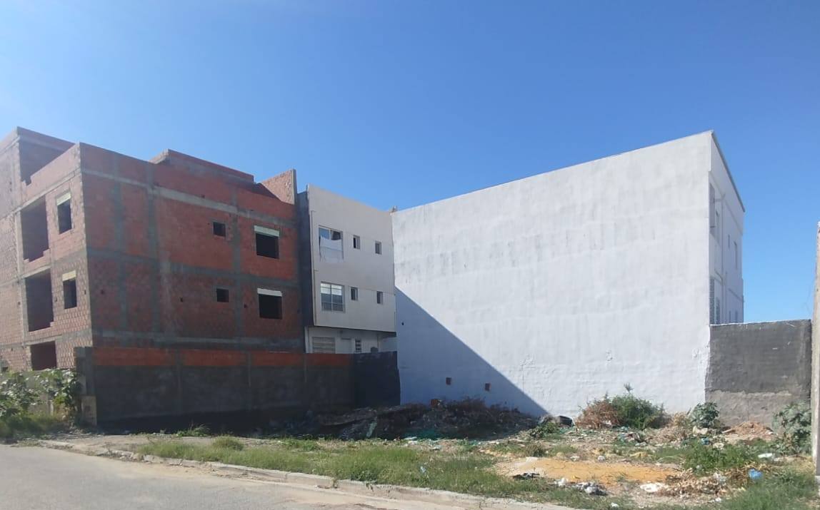 Hammam Chatt&nbsp;Borj Cedria&nbsp;Terrain&nbsp;Terrain nu&nbsp;Terrain 5 min de magasin generale