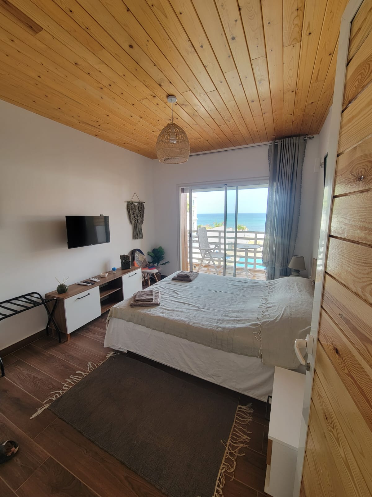 Bizerte Nord&nbsp;Cite El Korniche 1&nbsp;Location&nbsp;Appart. 3 pi�ces&nbsp;Chalet meubl� avec piscine
