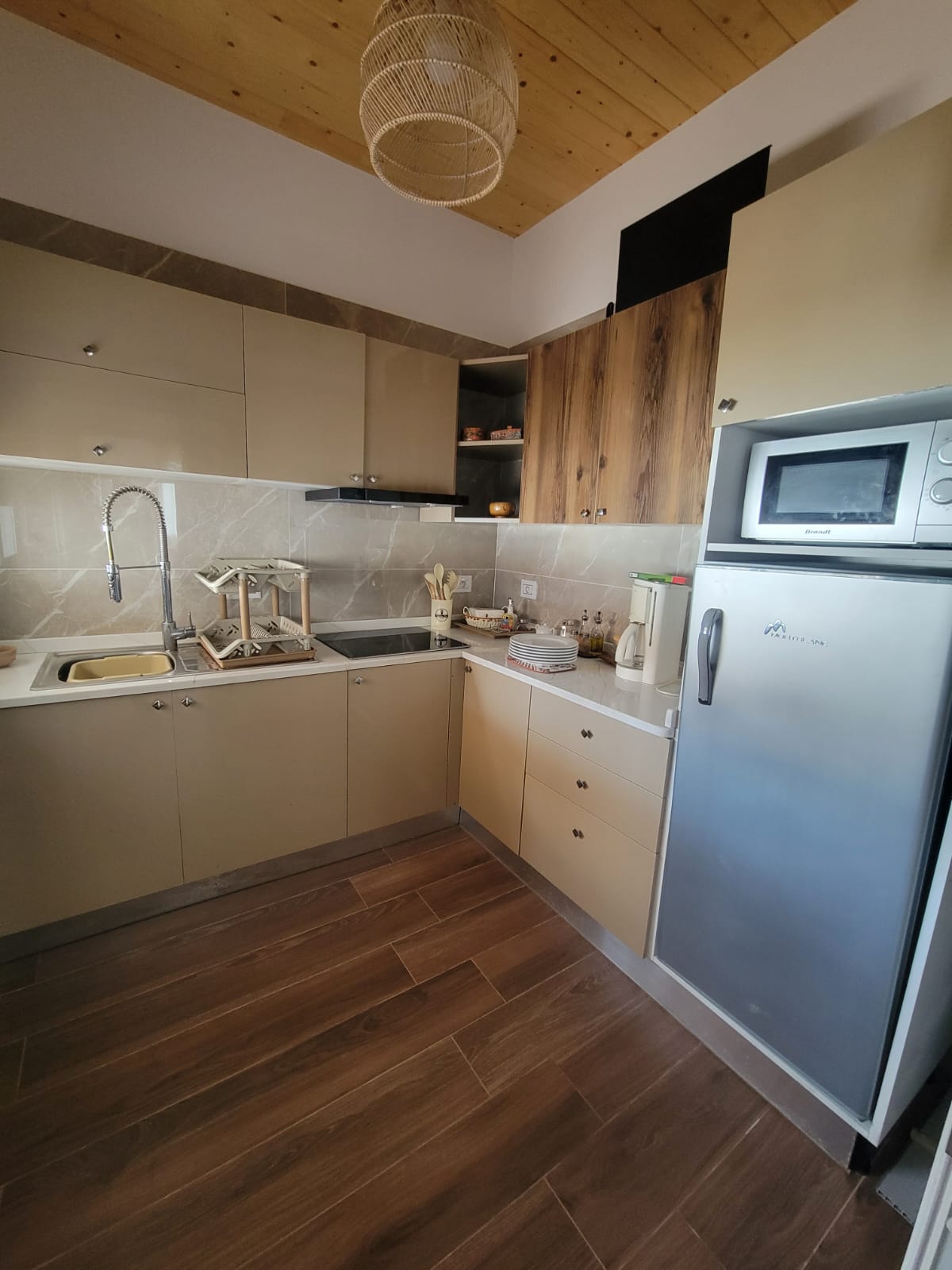 Bizerte Nord&nbsp;Cite El Korniche 1&nbsp;Location&nbsp;Appart. 3 pi�ces&nbsp;Chalet meubl� avec piscine