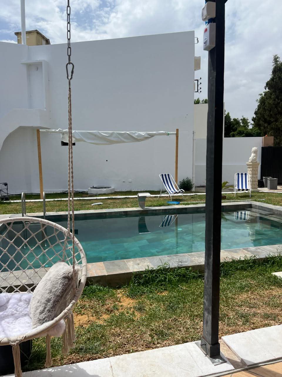 Bizerte Nord&nbsp;Cite El Korniche 1&nbsp;Location&nbsp;Appart. 2 pi�ces&nbsp;Villa meubl� avec piscine