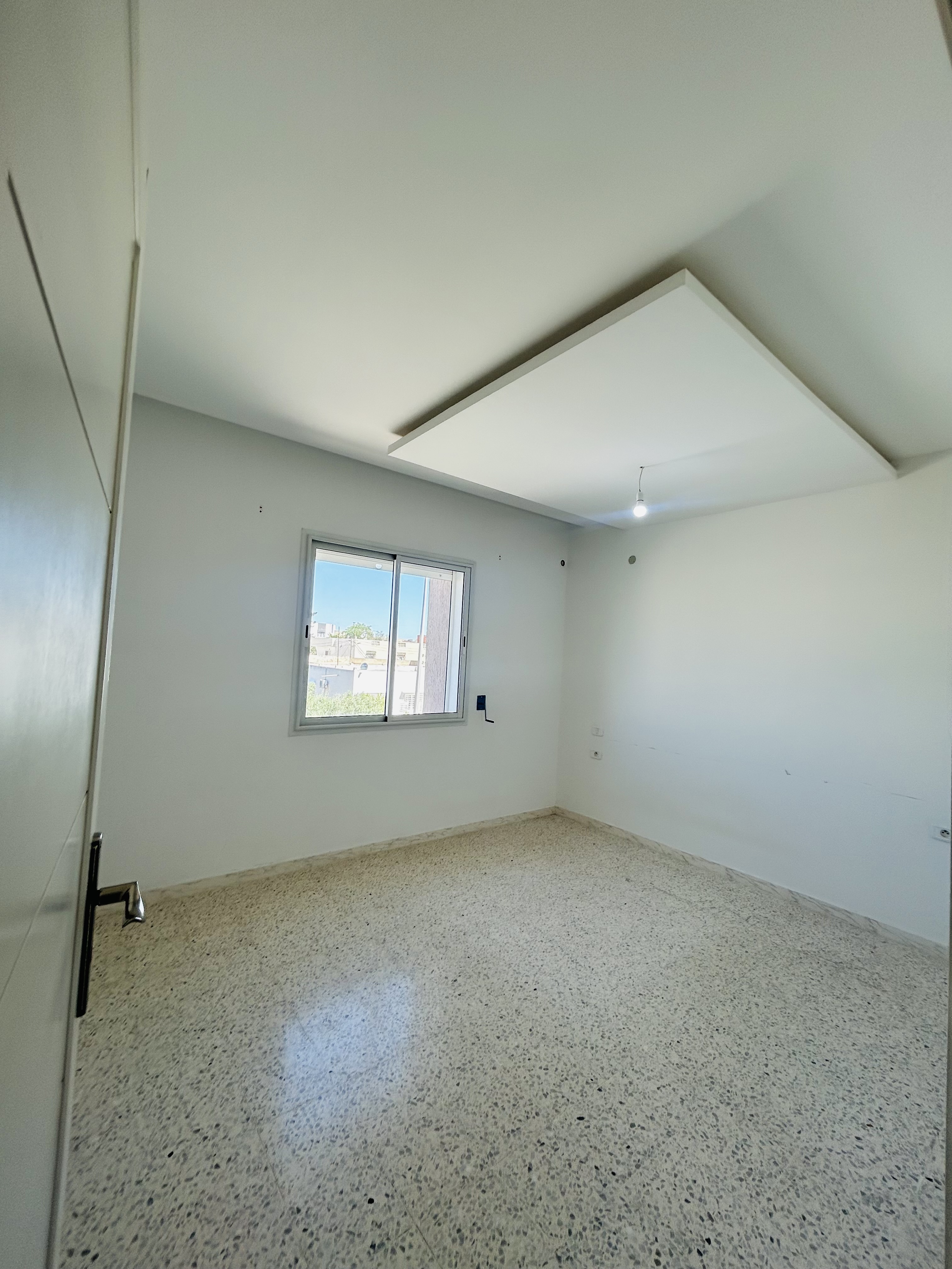 La Soukra&nbsp;Chotrana 1&nbsp;Location&nbsp;Appart. 2 pi�ces&nbsp;S 1 lumineux chotrana