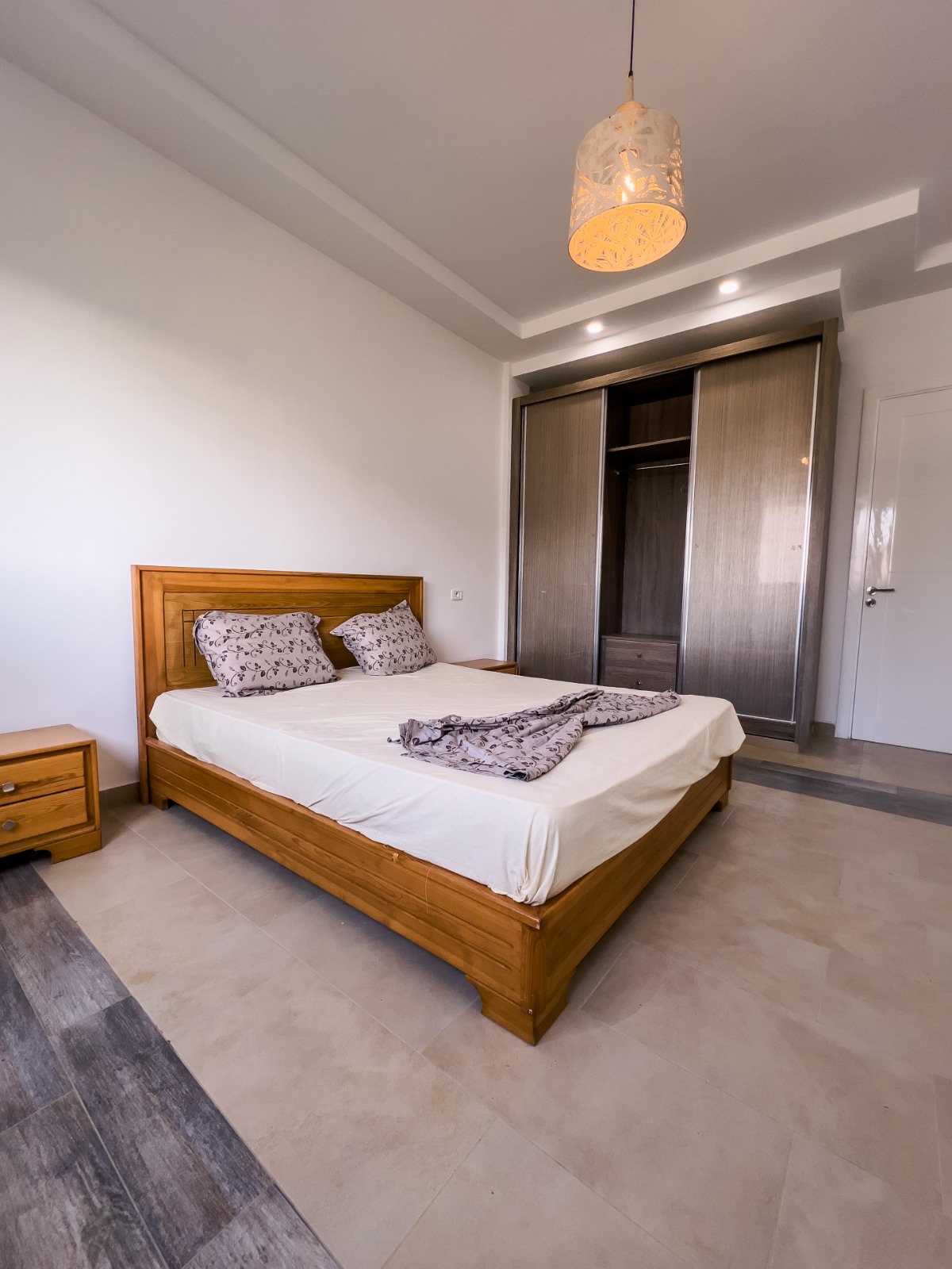Hammam El Ghezaz&nbsp;Hammam El Ghezaz&nbsp;Location vacances&nbsp;Appart. 2 pi�ces&nbsp;Luxueux appartement a 100 m de la plage