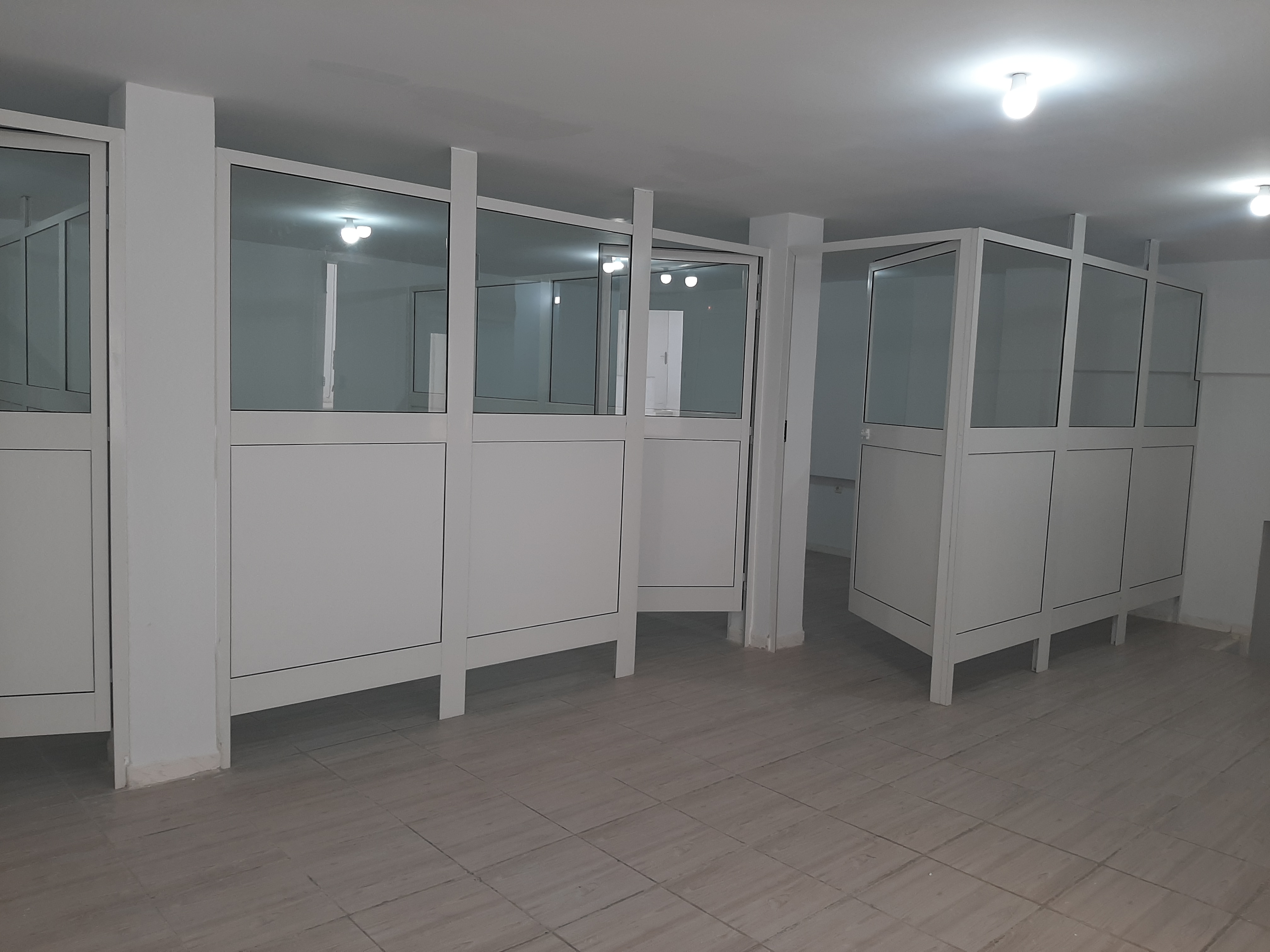 Cite El Khadra&nbsp;Zone urbaine nord&nbsp;Location&nbsp;Appart. 4 pi�ces&nbsp;Bureaux s3  avec parking  centre urbain nord